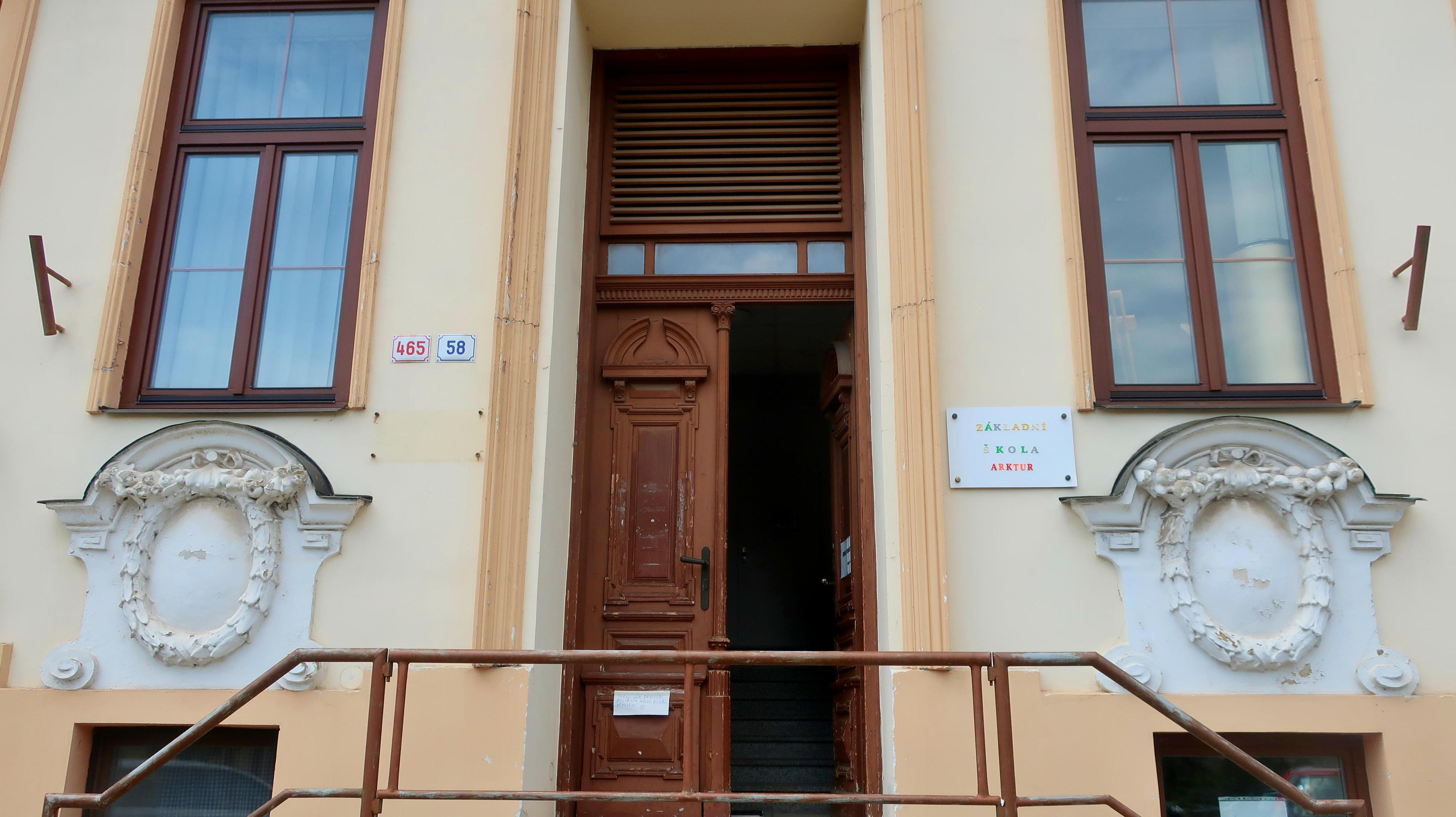 Střední škola a základní škola Arktur foto 2