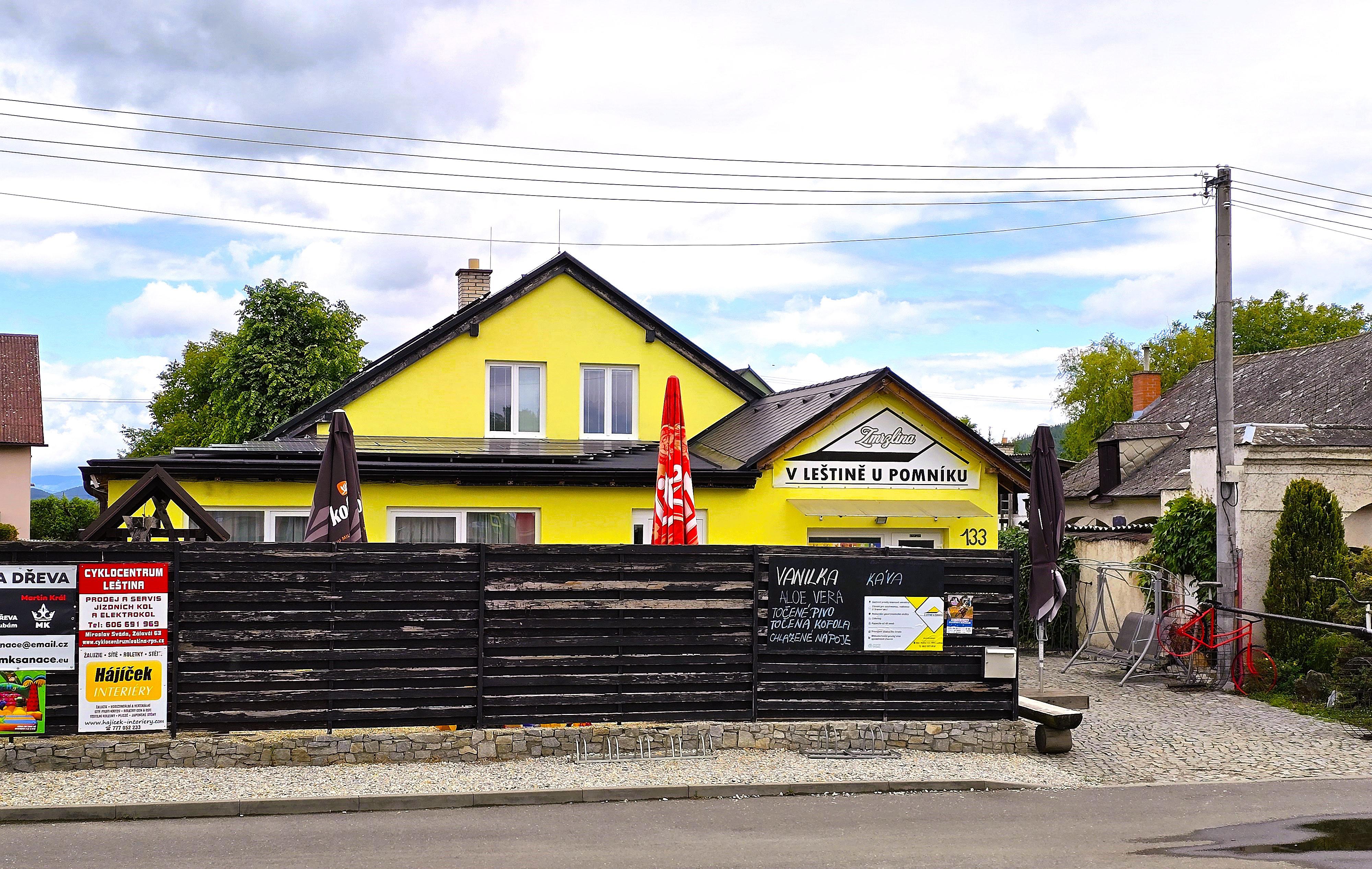 Zmrzlina v Leštině u pomníku foto 2