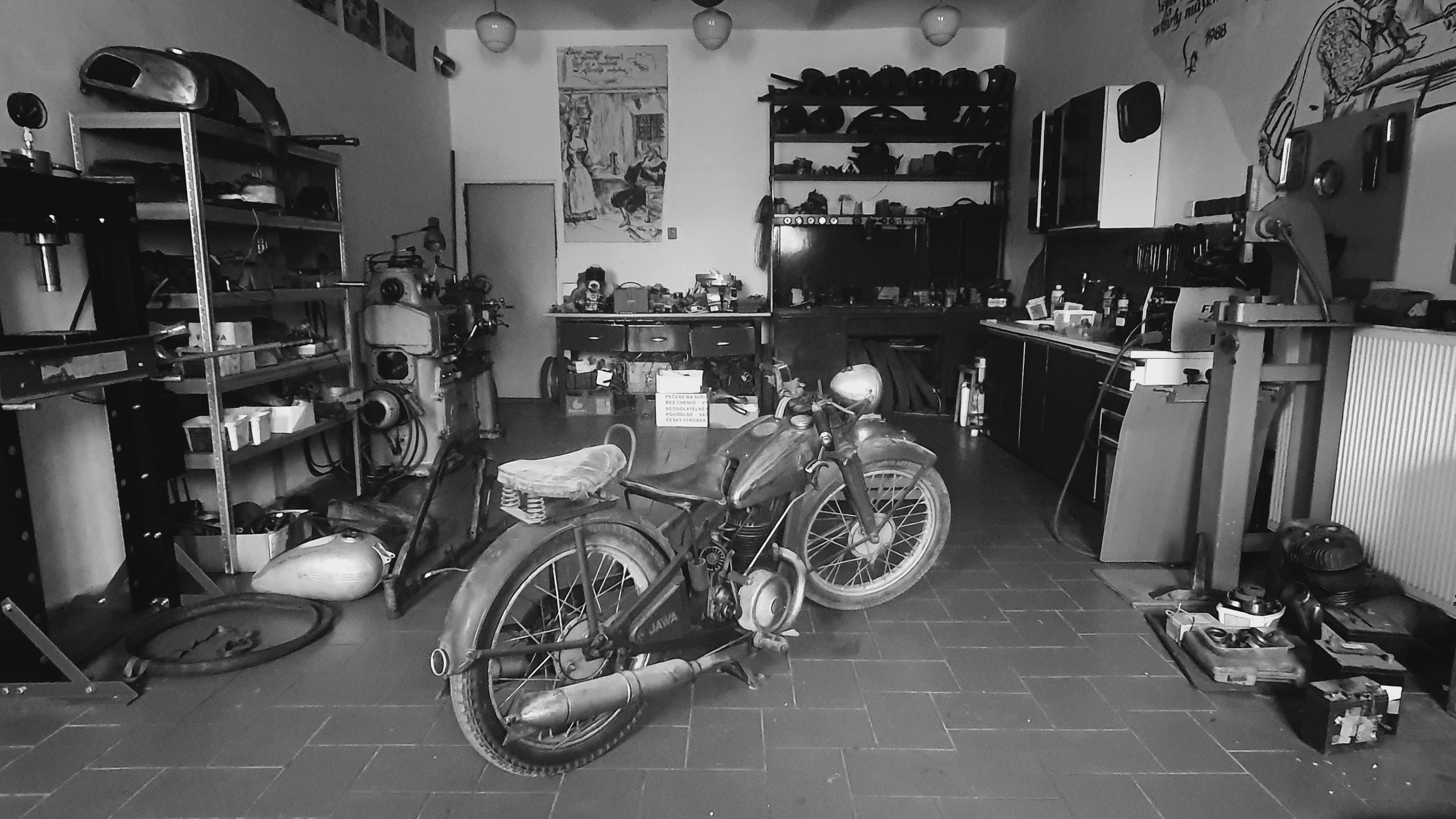 Servis motoveteránů Zdeněk Tejkl foto 3