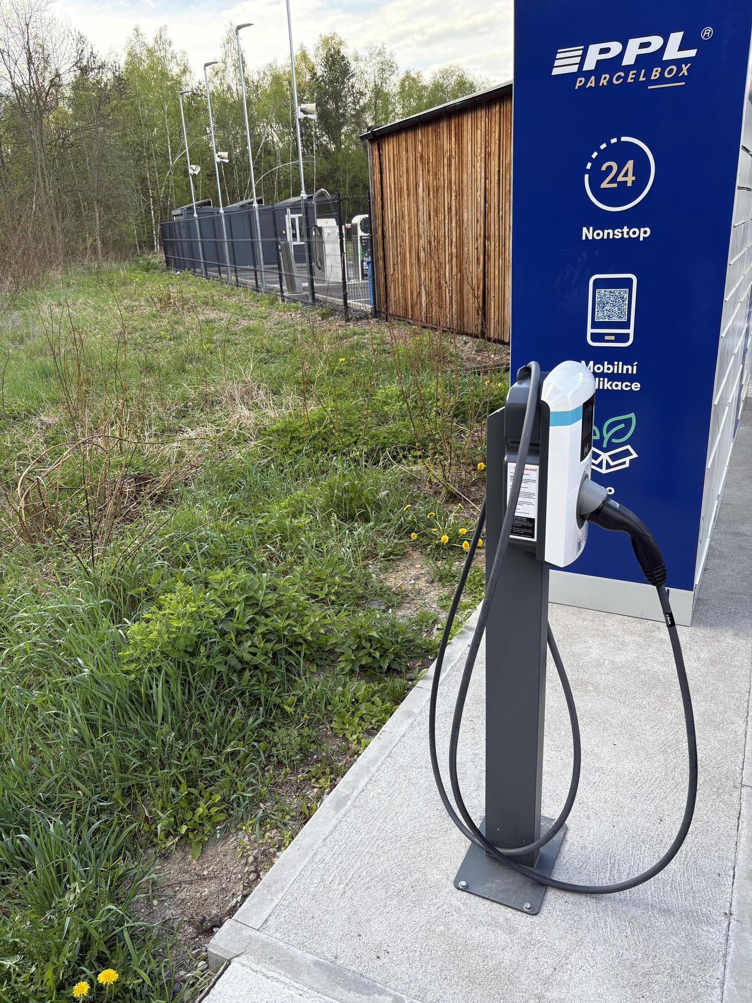 Dobíjecí zásuvka Mimoň foto 2