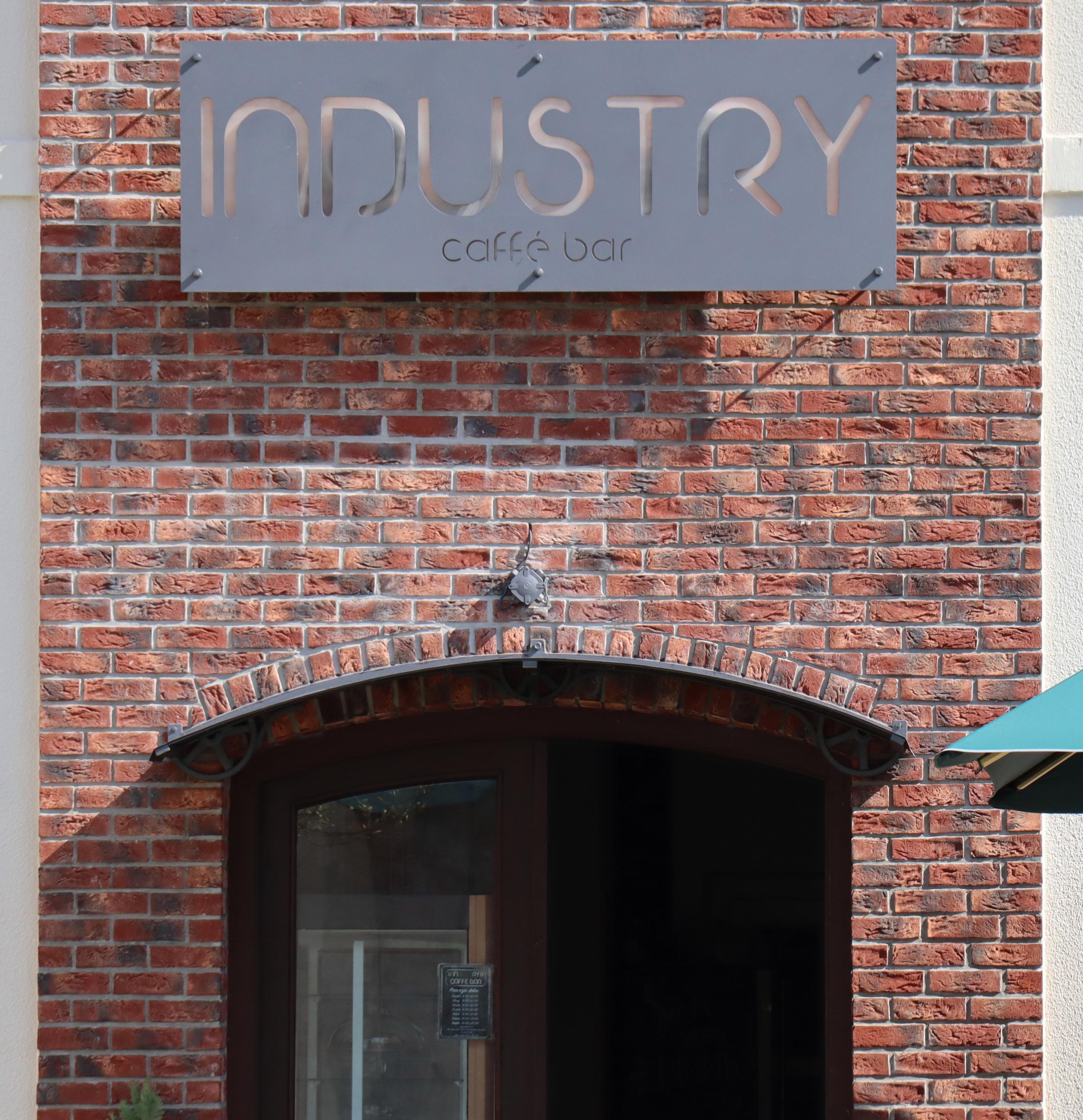 Industry Caffe Bar foto 2