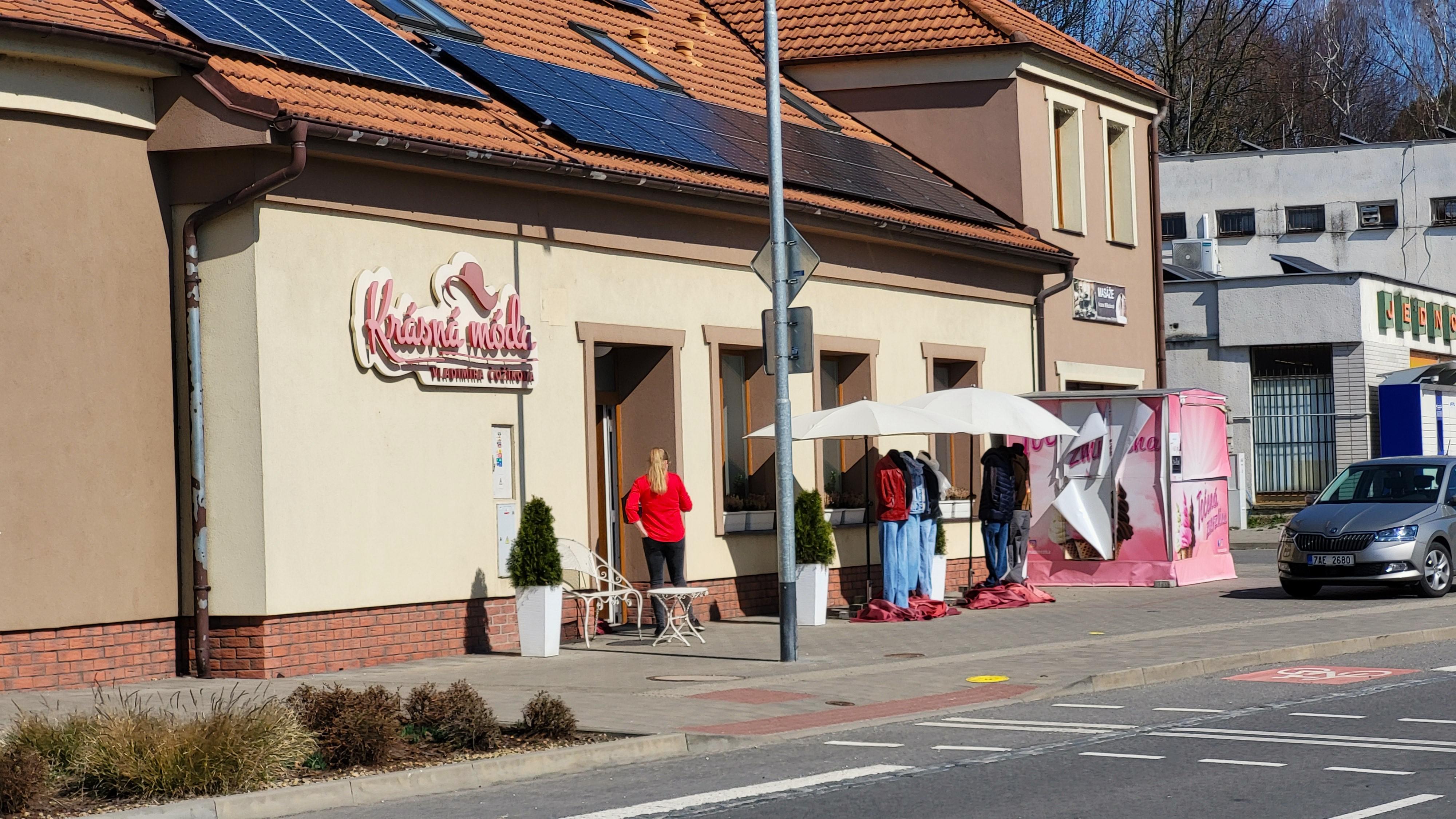 Oděvy a dárkové zboží Vladimíra Čožíková foto 5