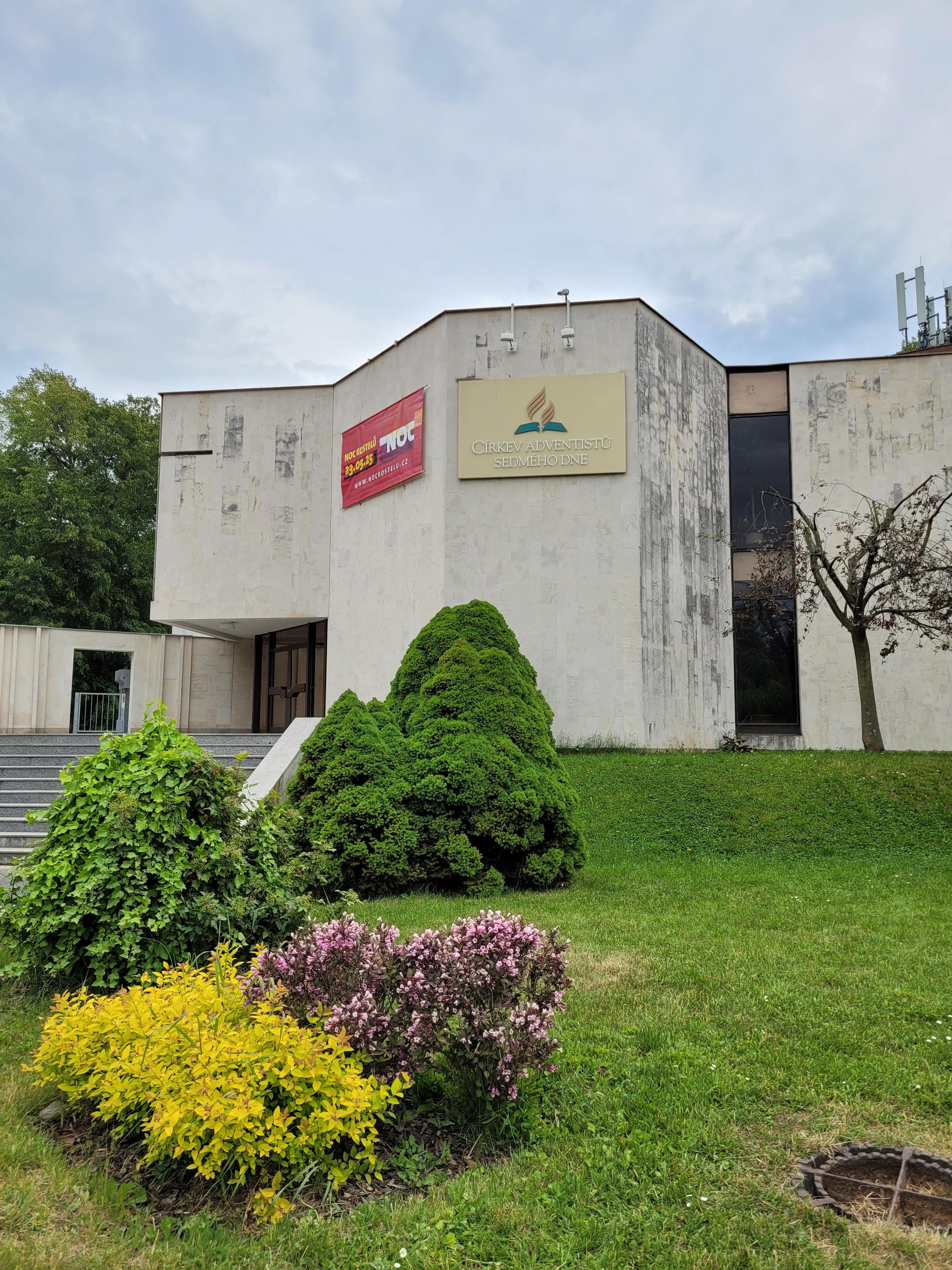 Sbor Bratrské jednoty baptistů v Praze 5 - Vinný kmen foto 3