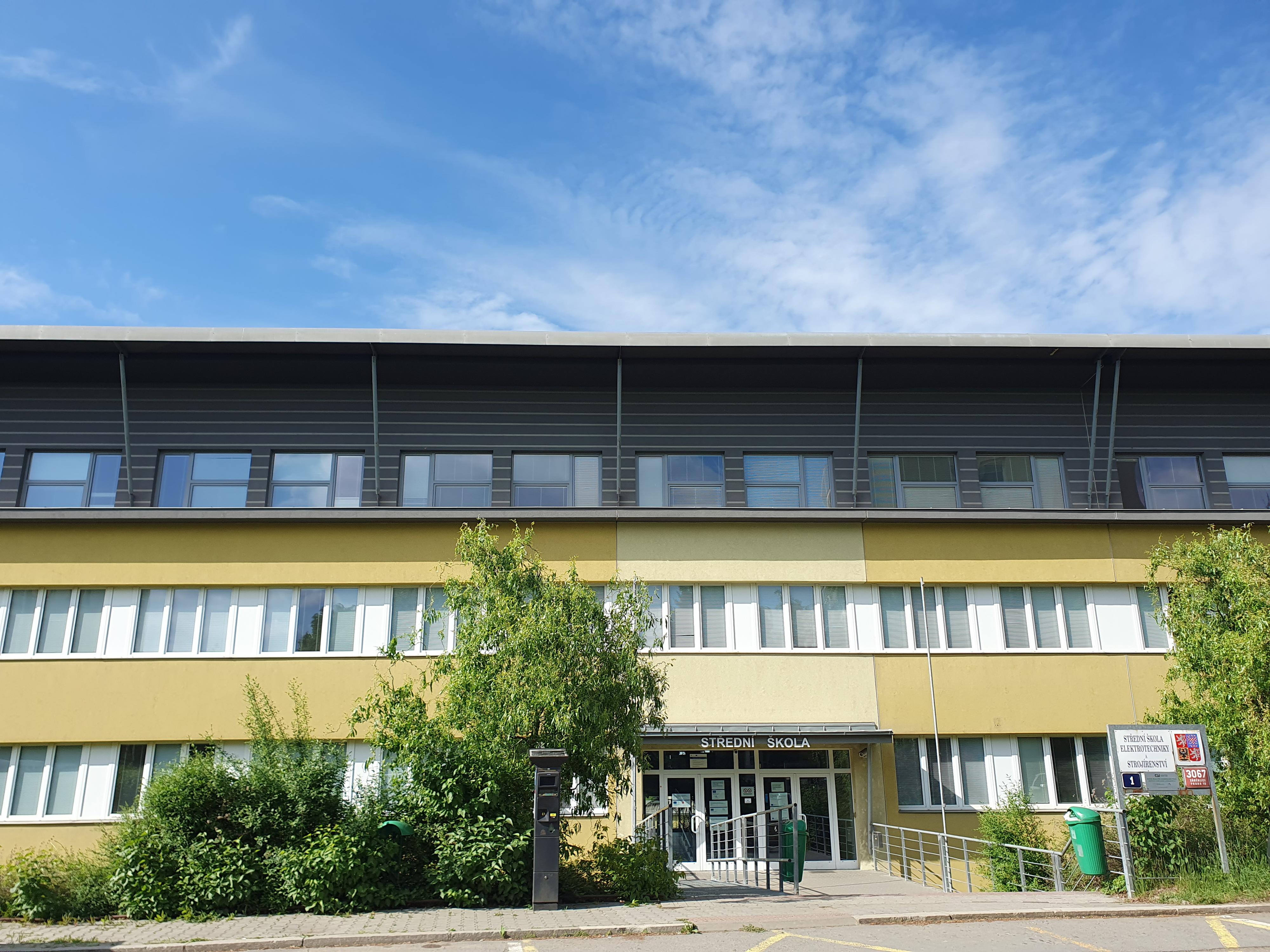 SŠES - Střední škola elektrotechniky a strojírenství foto 6