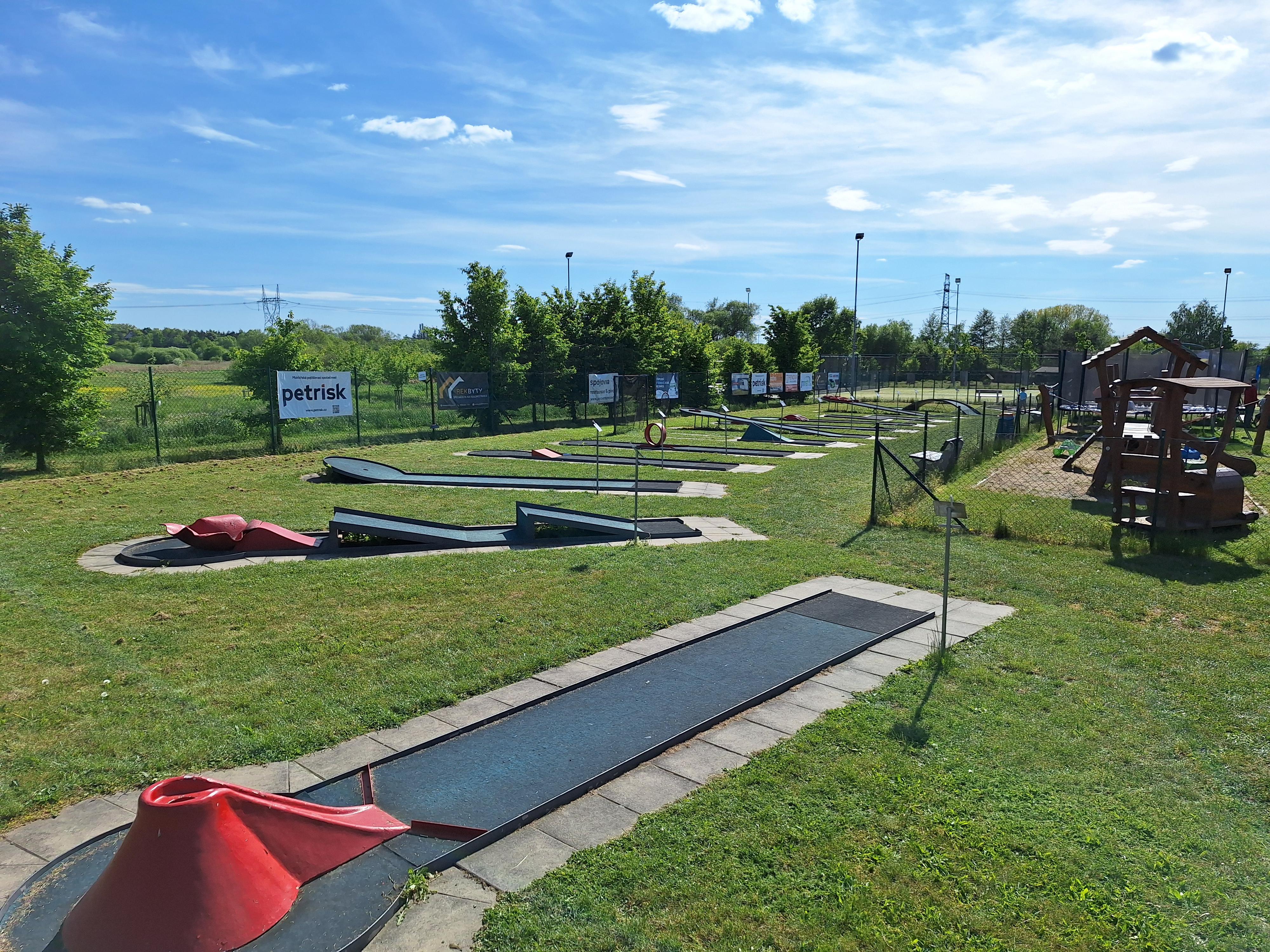 Minigolf - Sportovní areál Šeberov foto 3