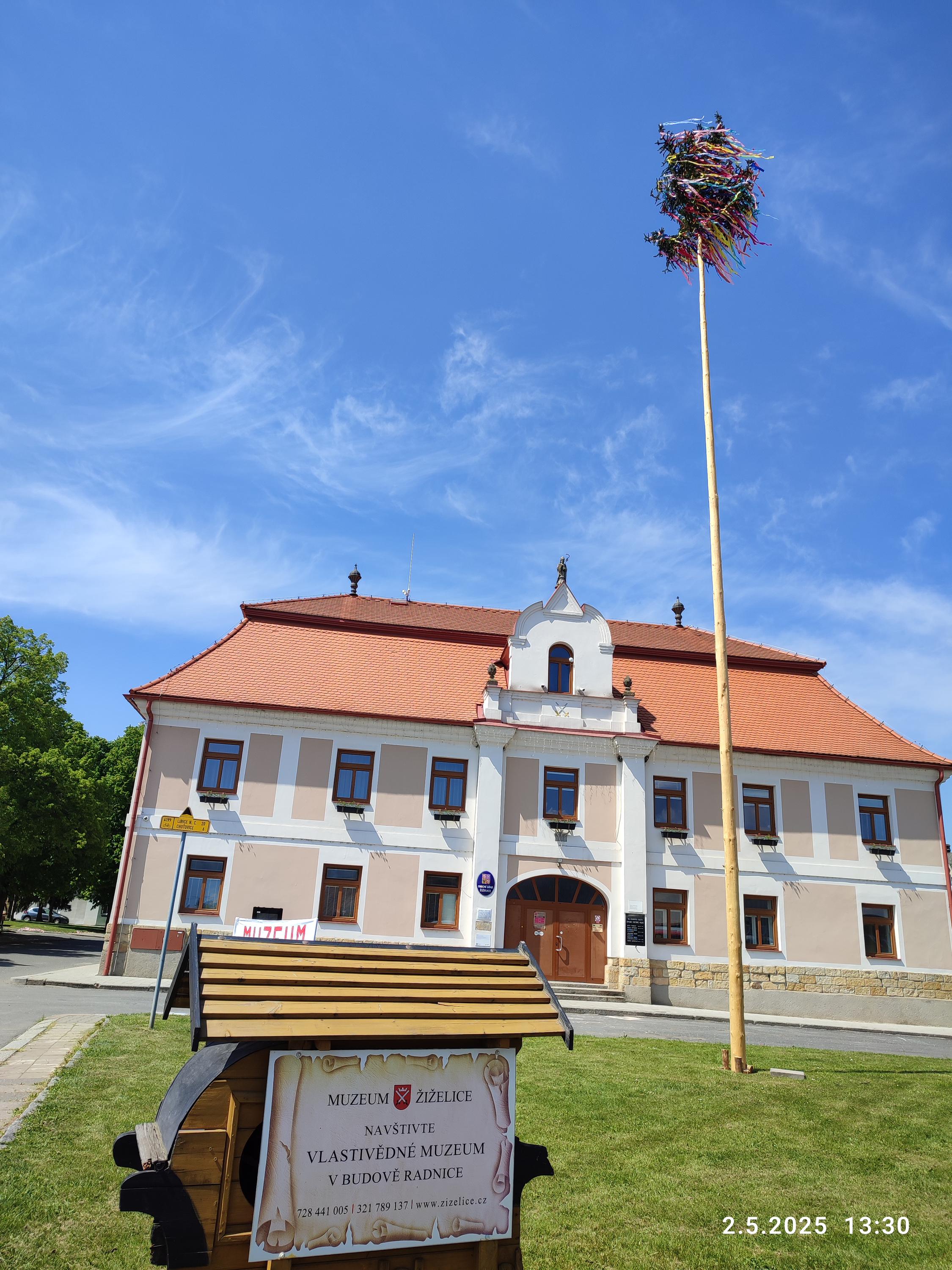 Žiželice - obecní úřad foto 2