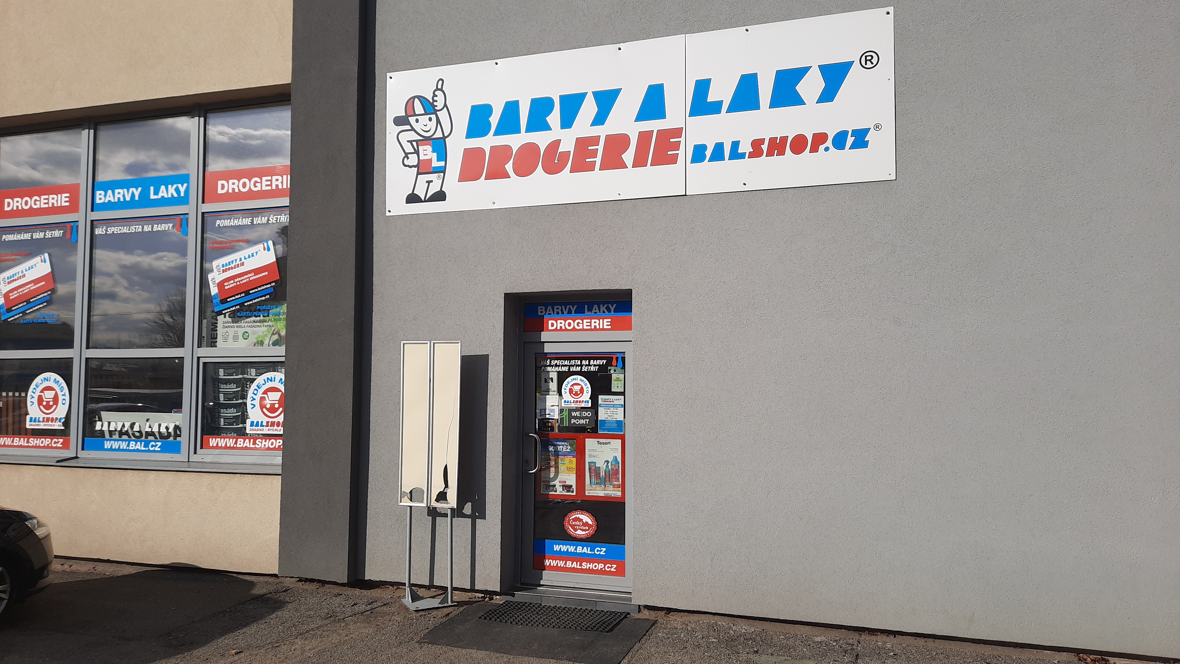 BARVY A LAKY DROGERIE foto 5