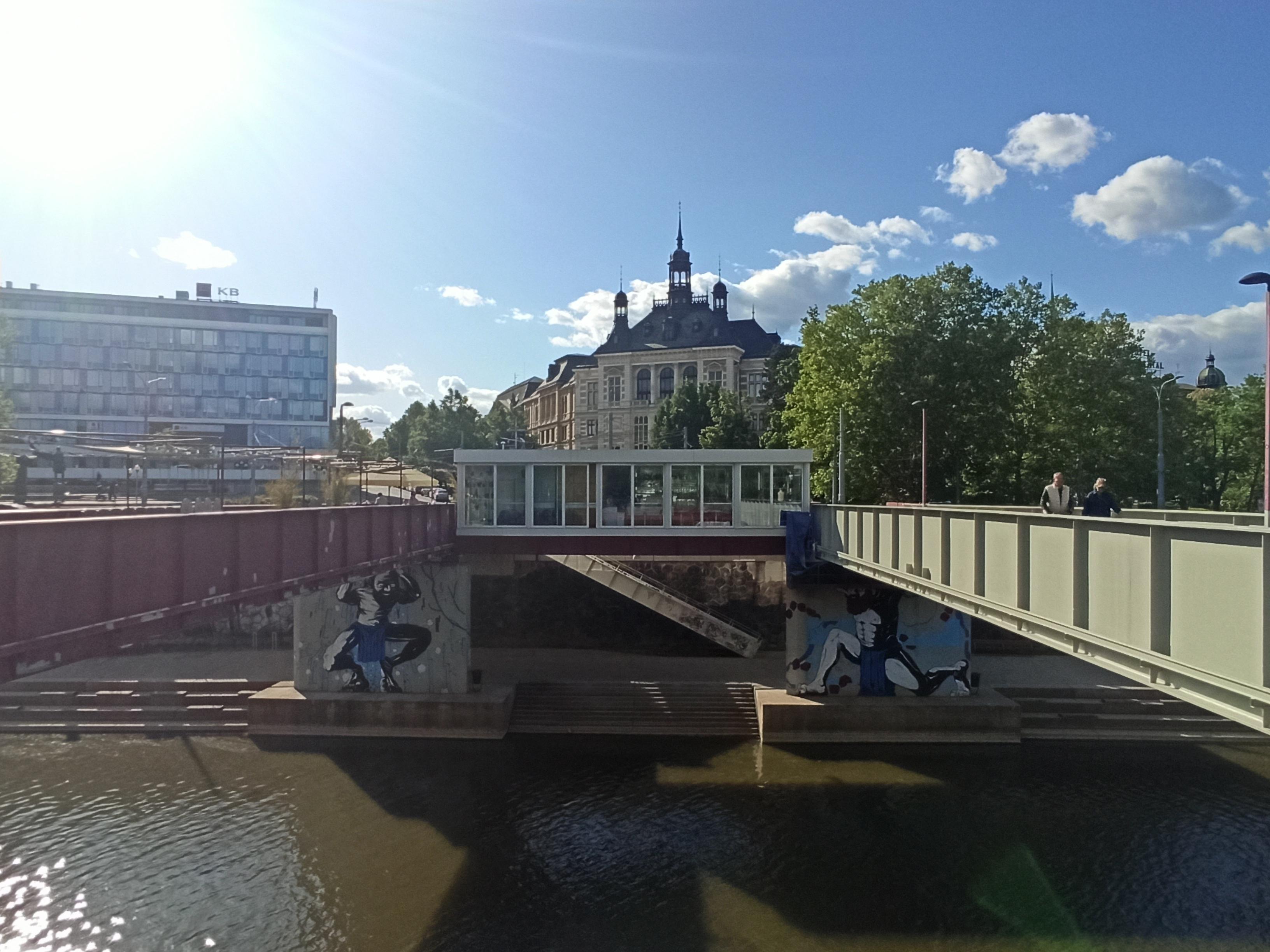 Šálek a špunt na Náplavce foto 5