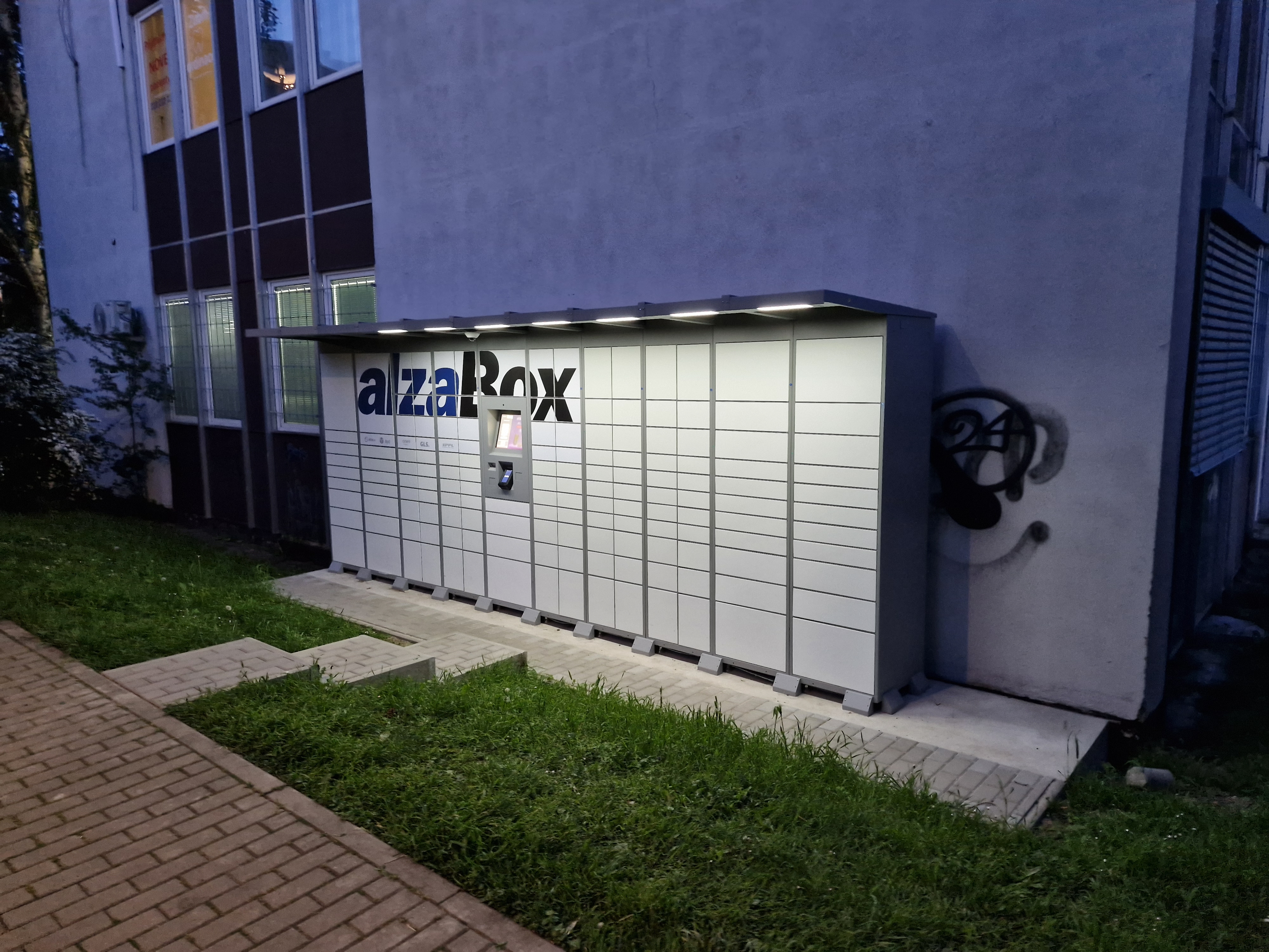 AlzaBox foto 2