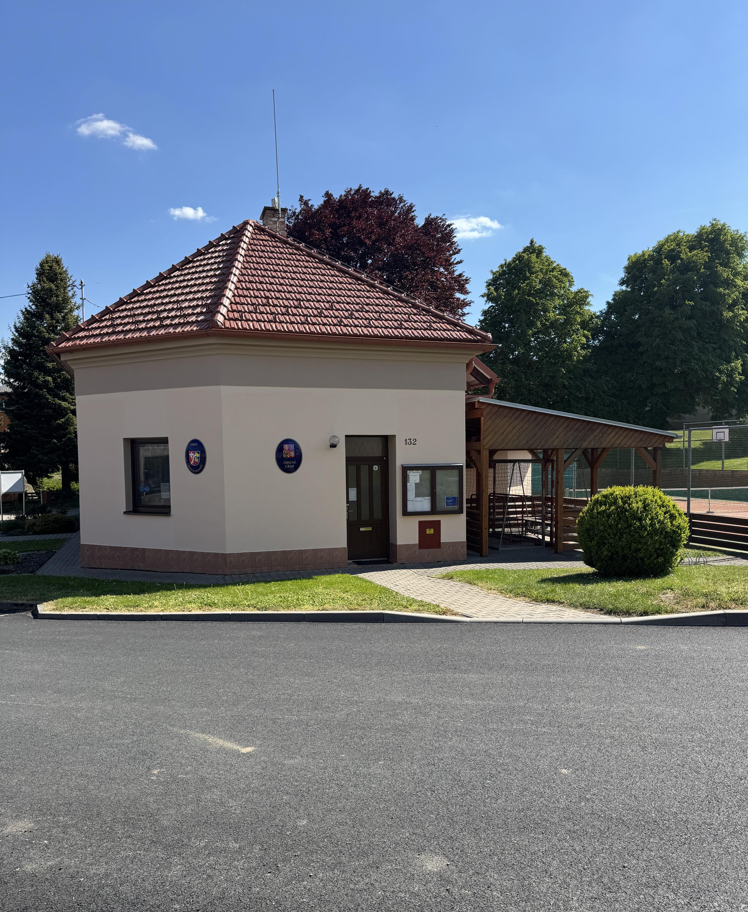 Nemochovice - obecní úřad foto 5