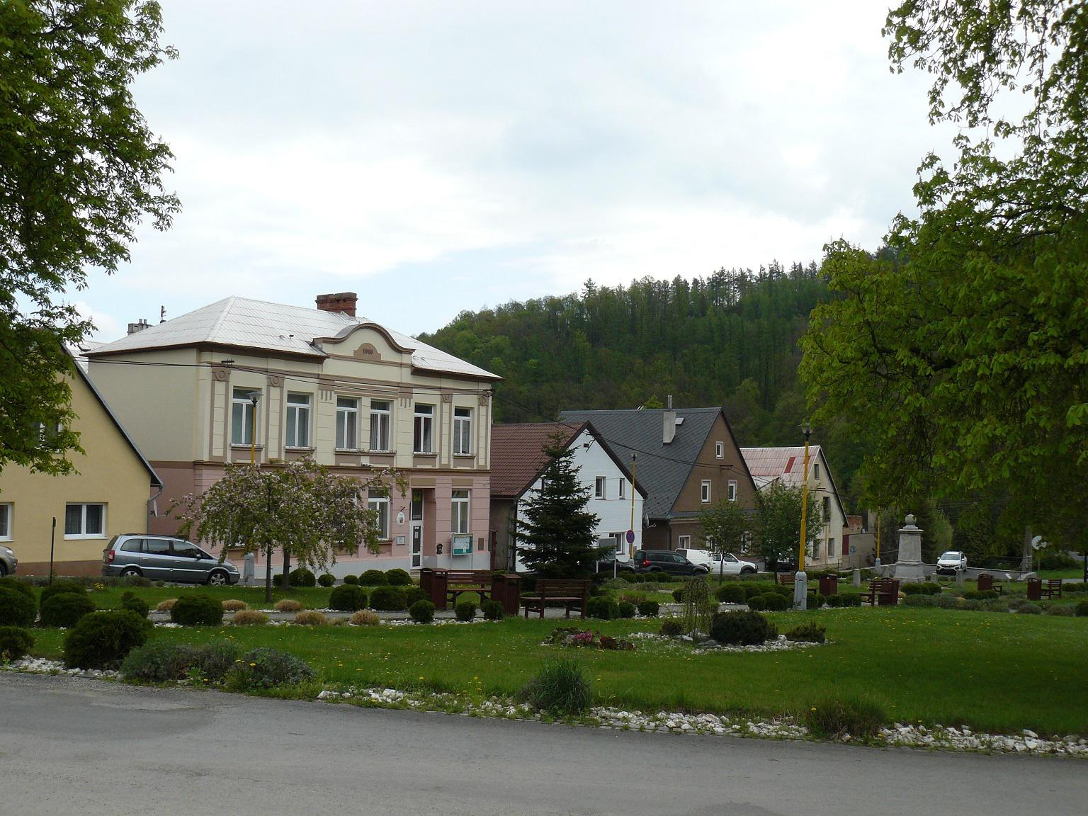 Janov - městský úřad foto 5