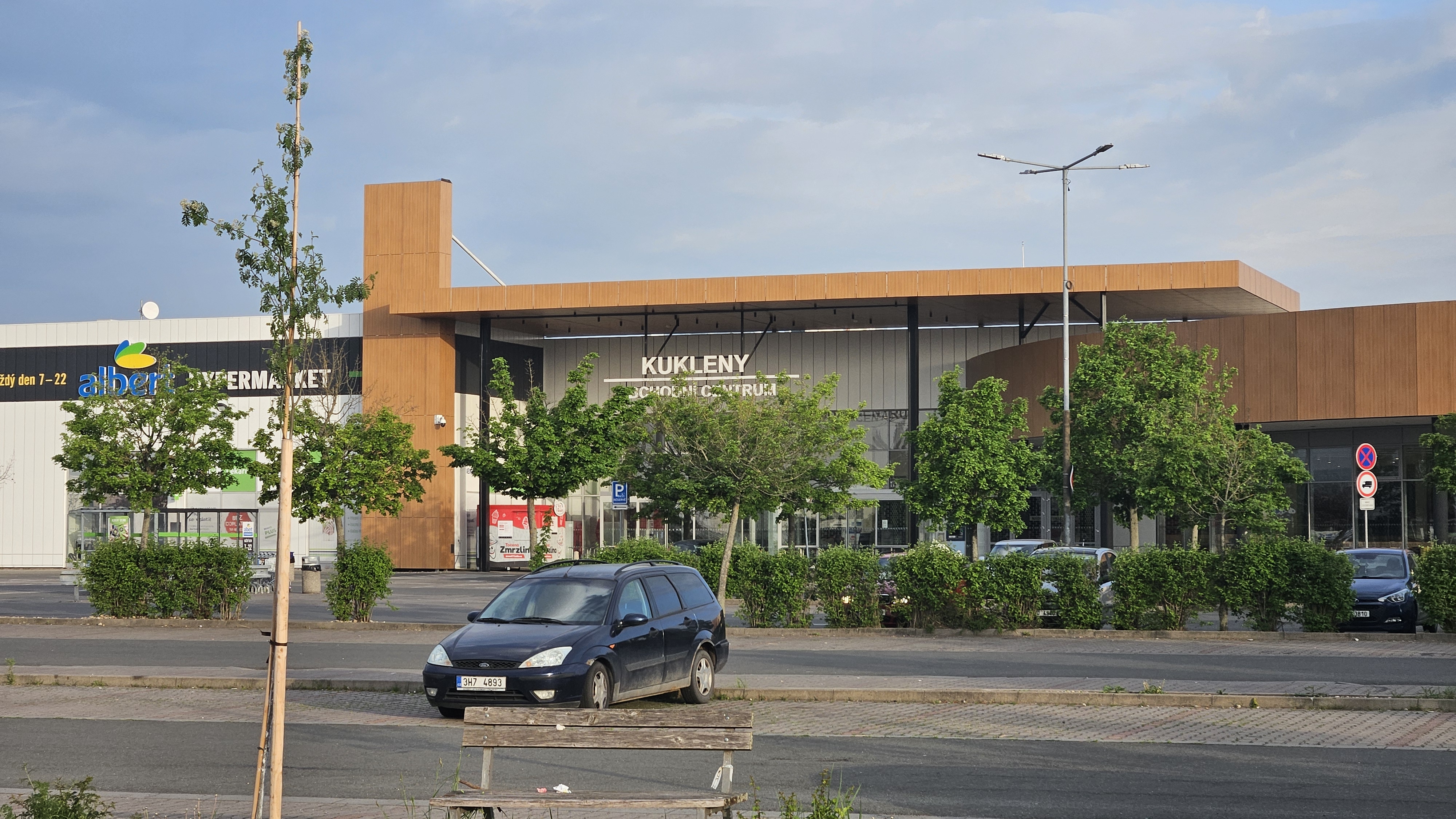 Obchodní centrum Kukleny foto 4