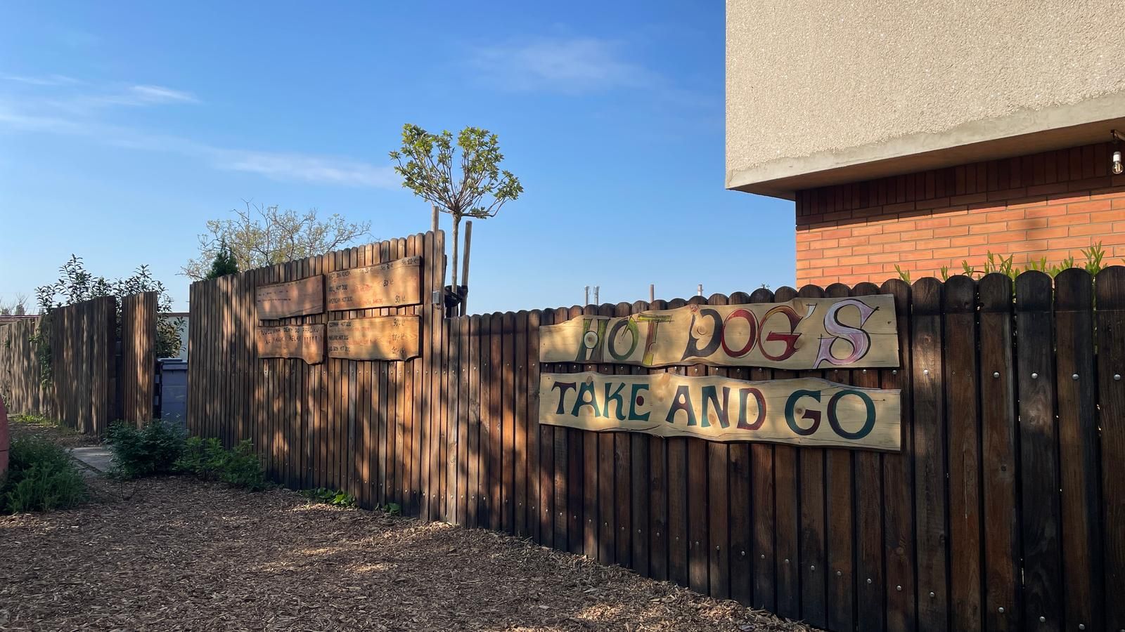 Hot Dog's take and go