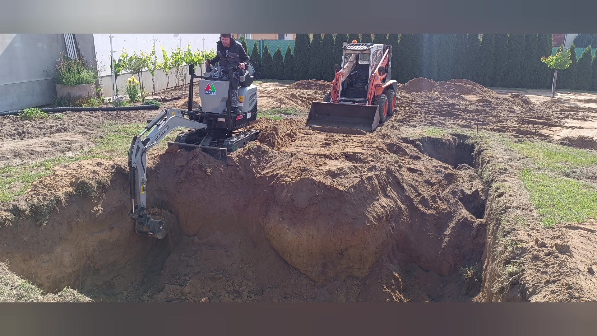 Kontejnerová doprava a zemní práce Roman Mazuch foto 2 (náhled videa)