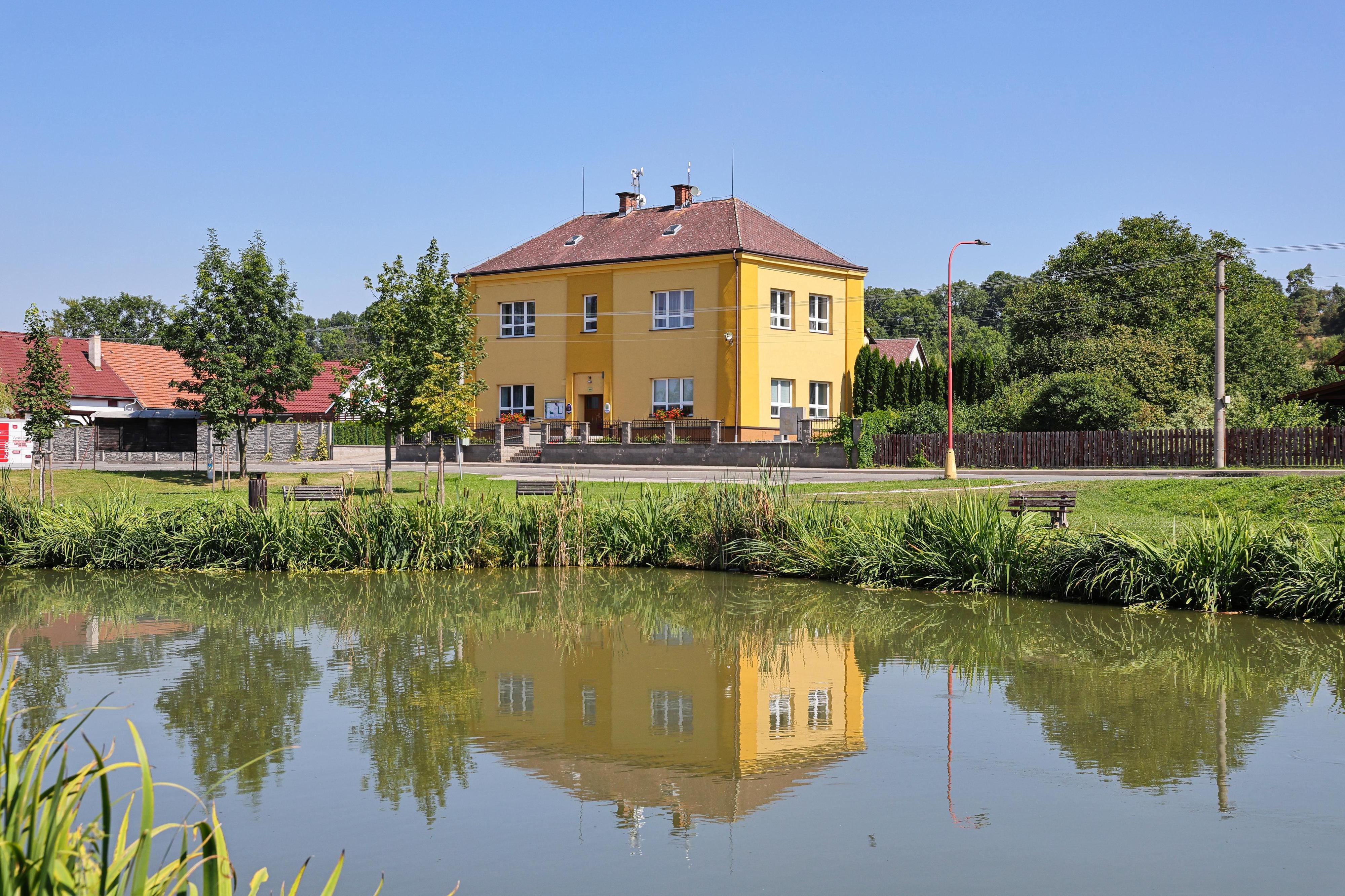 Obecní úřad Výrava foto 2