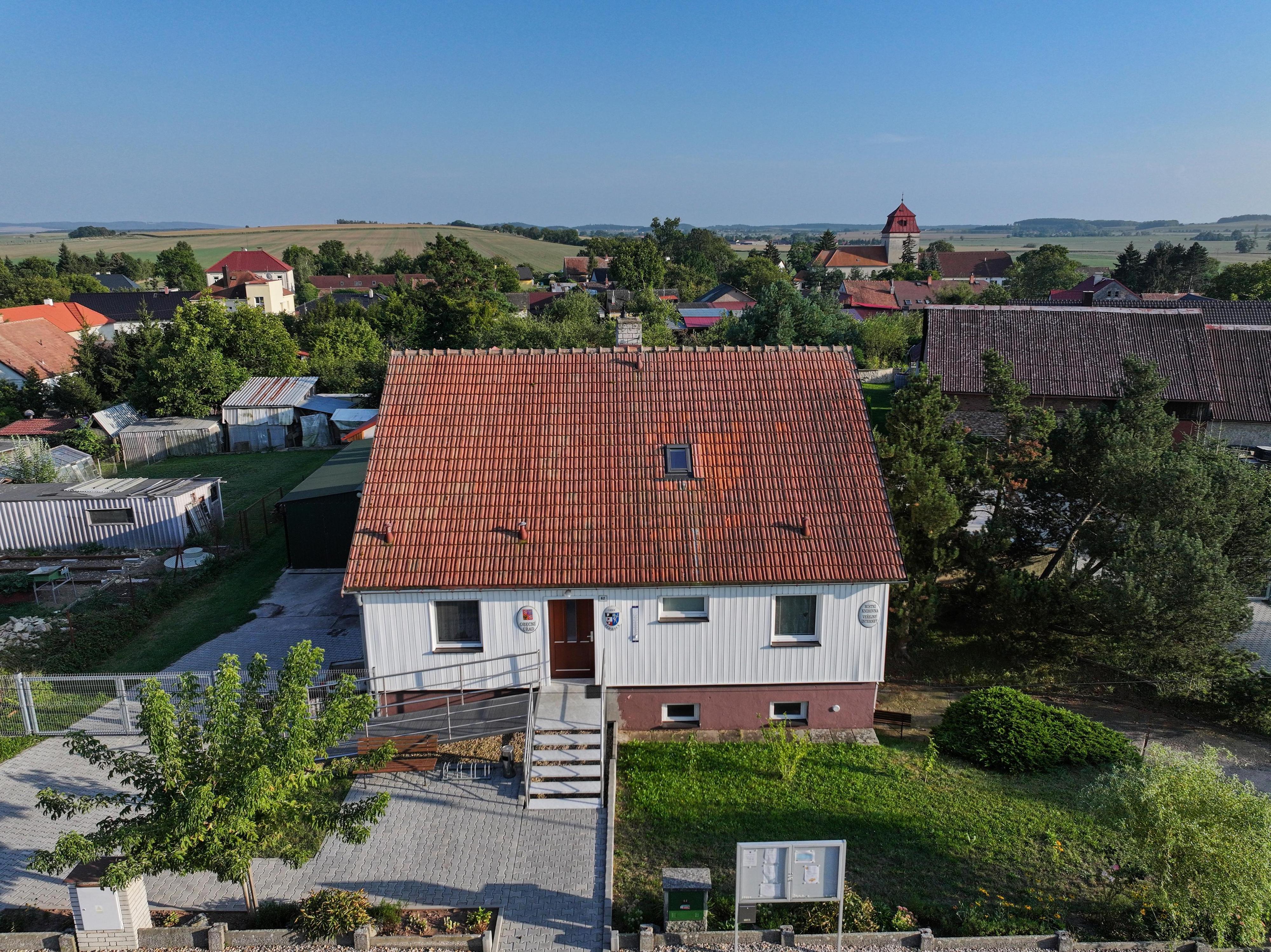 Libřice - obecní úřad foto 4