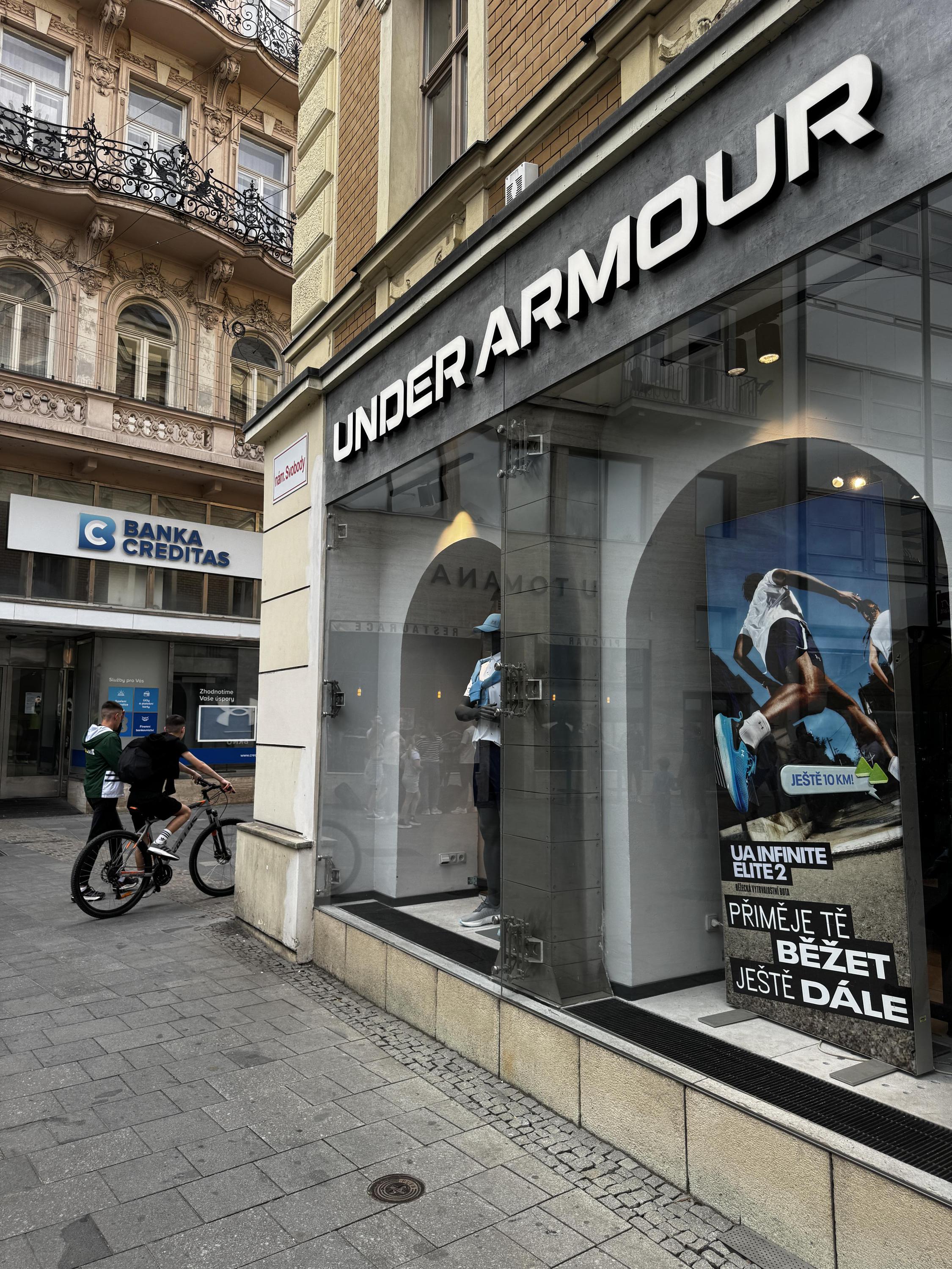 Under Armour Brand House foto 6