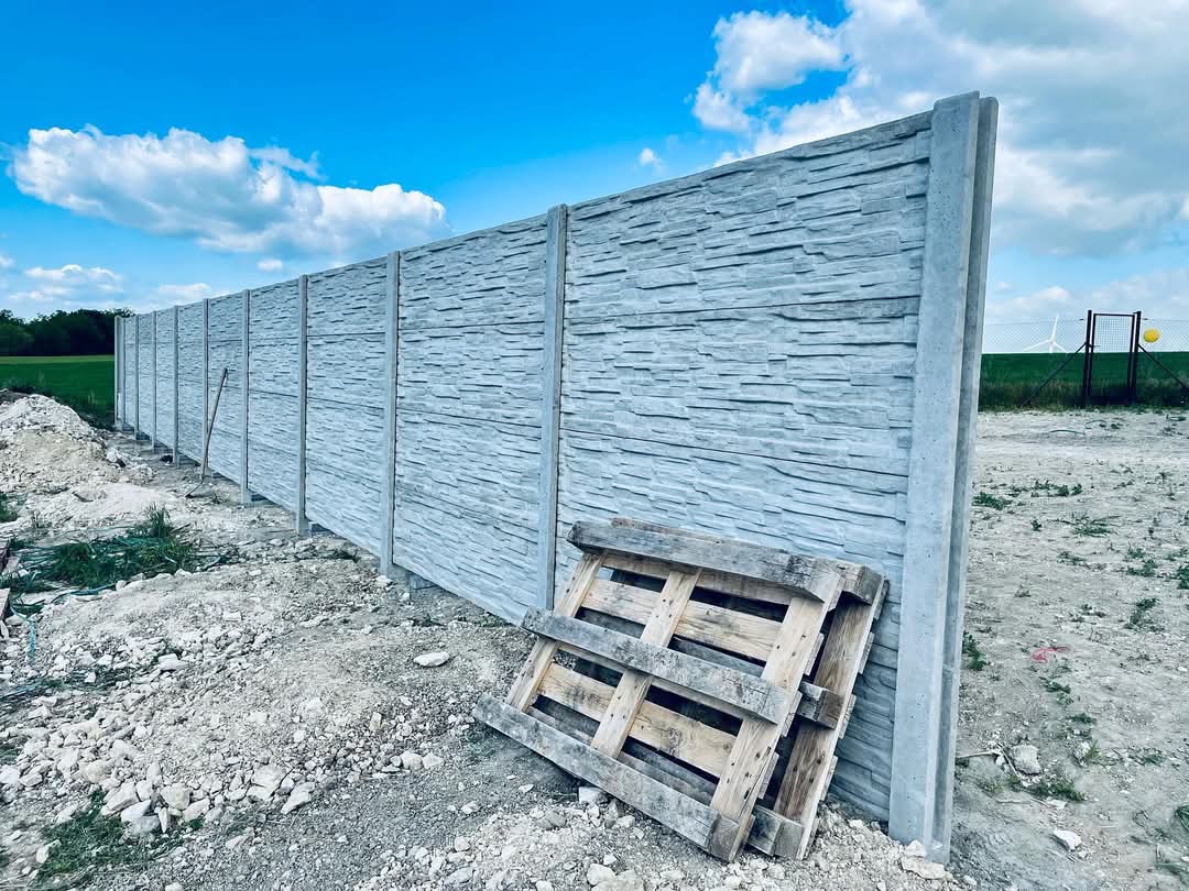 Stavba plotu a opěrné zdi