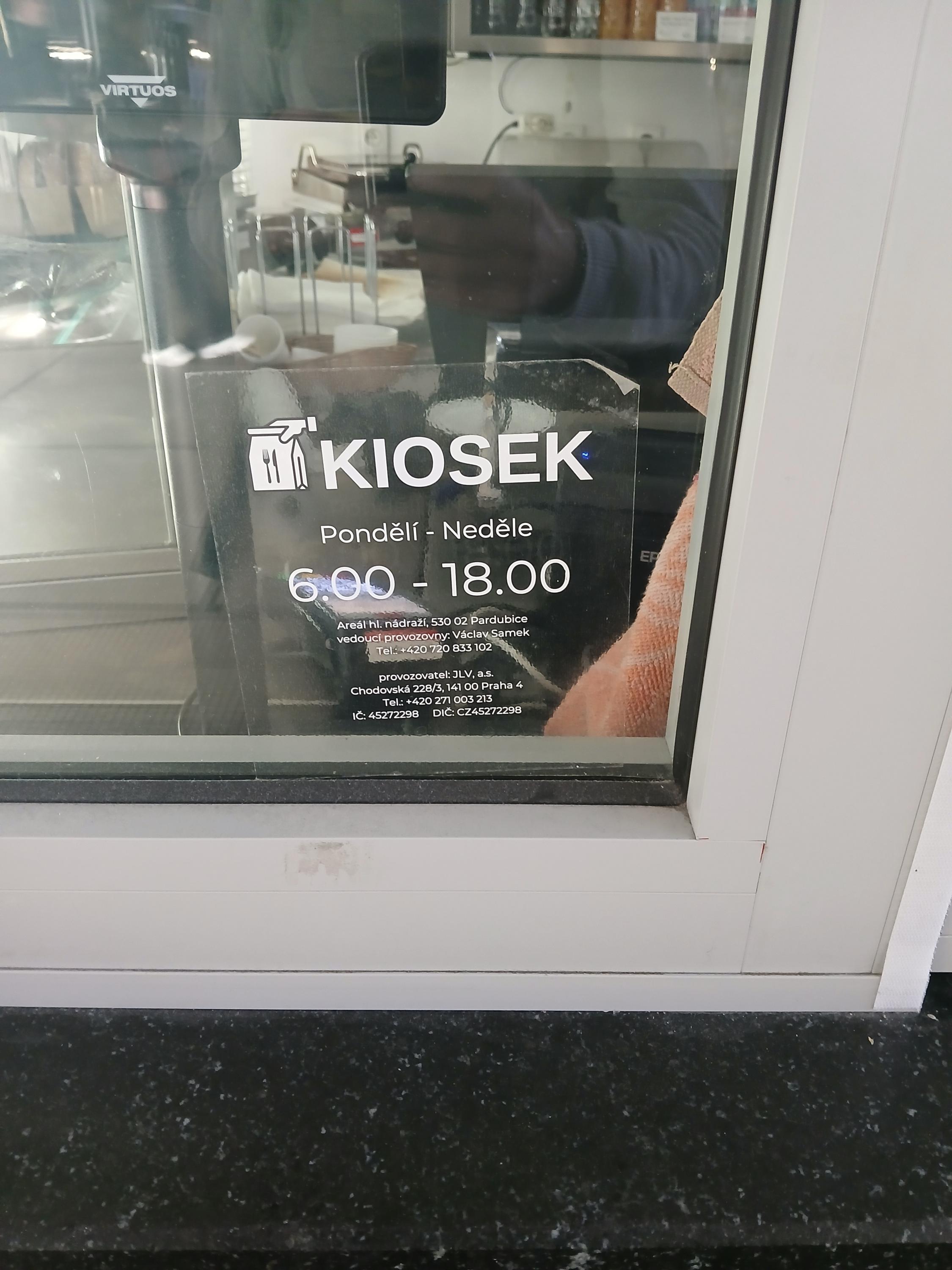 Kiosek Pardubice hlavní nádraží foto 2