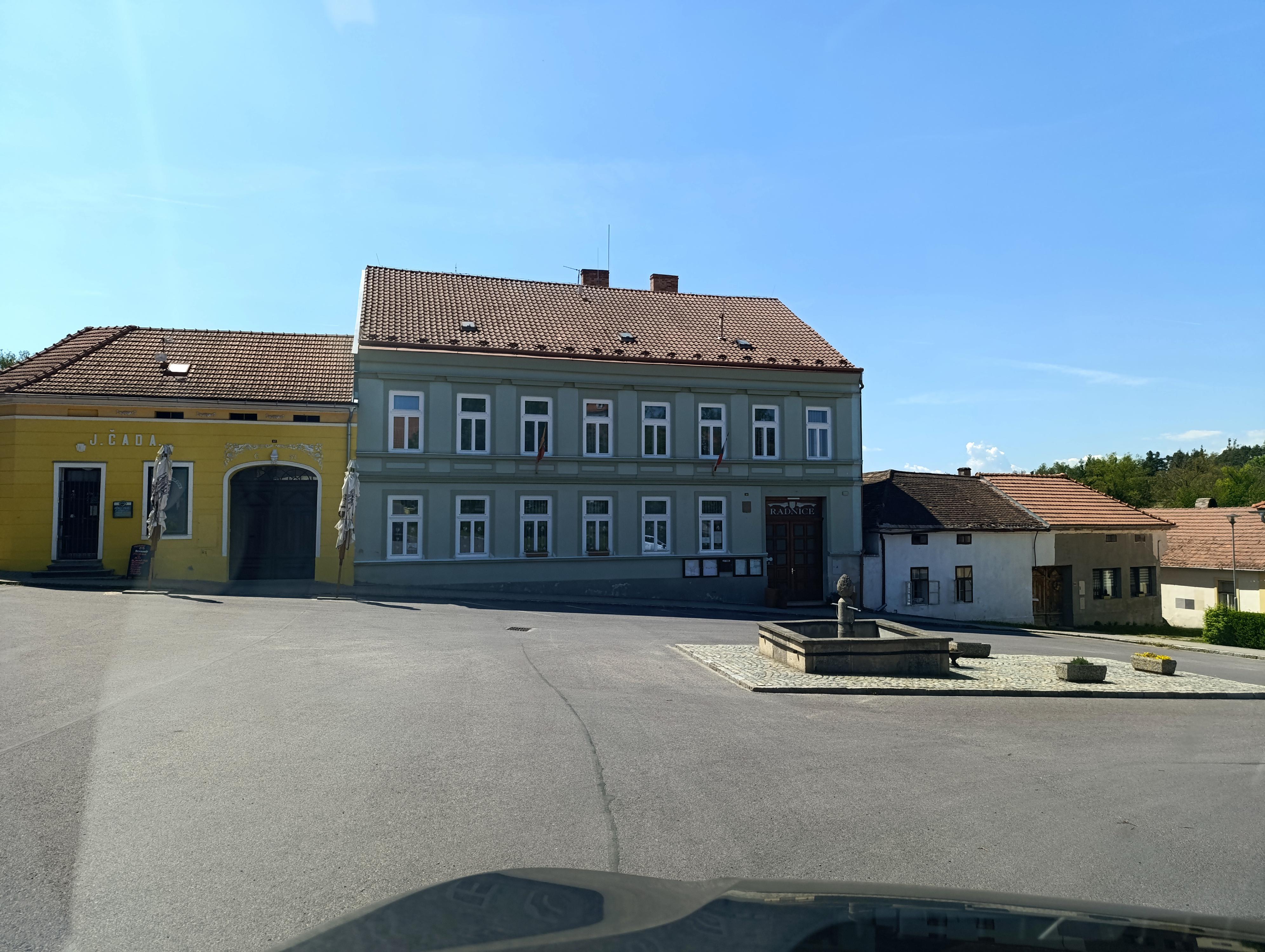 Jevišovice - městský úřad foto 2