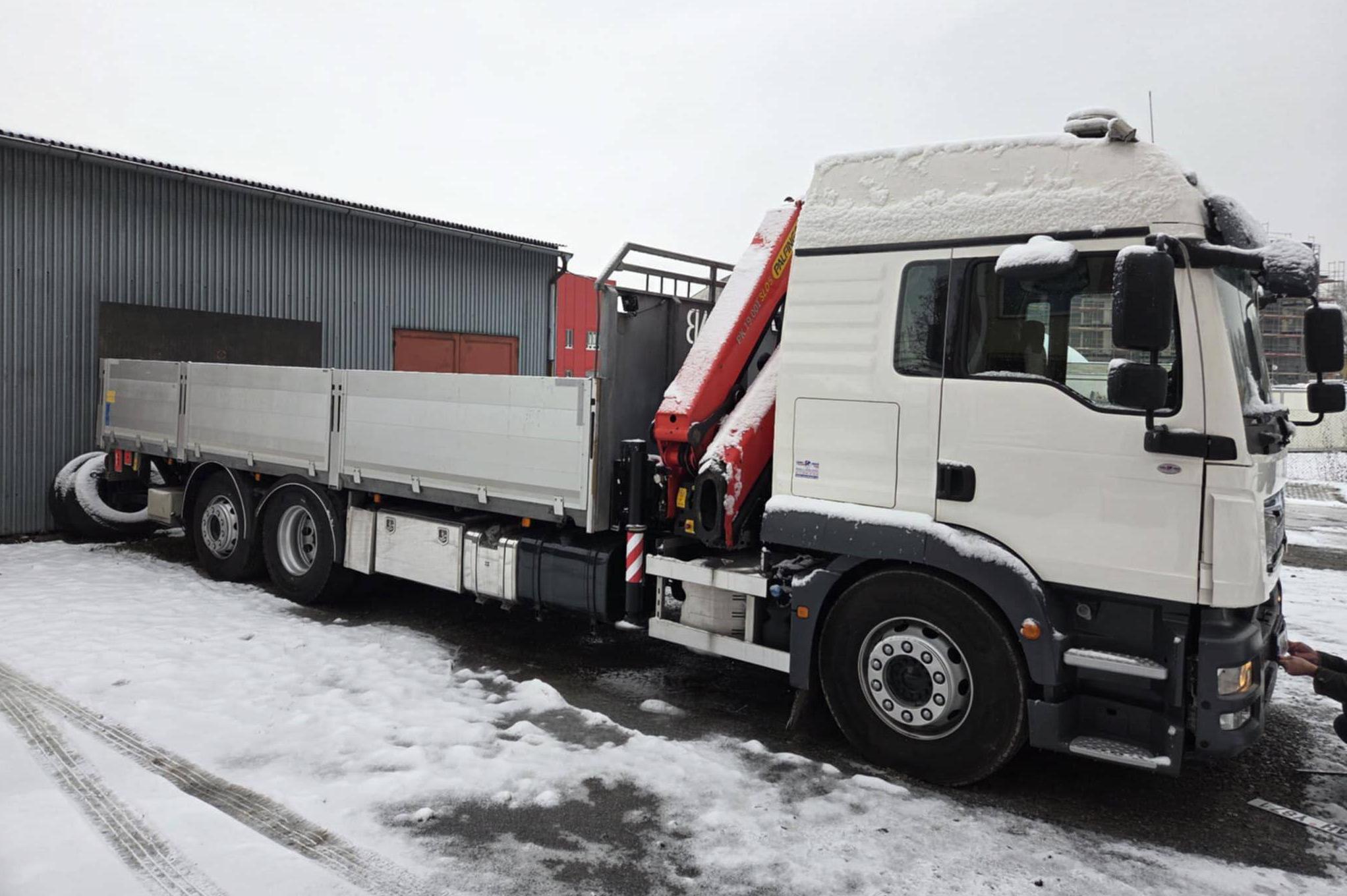 Autodoprava s hydraulickou rukou