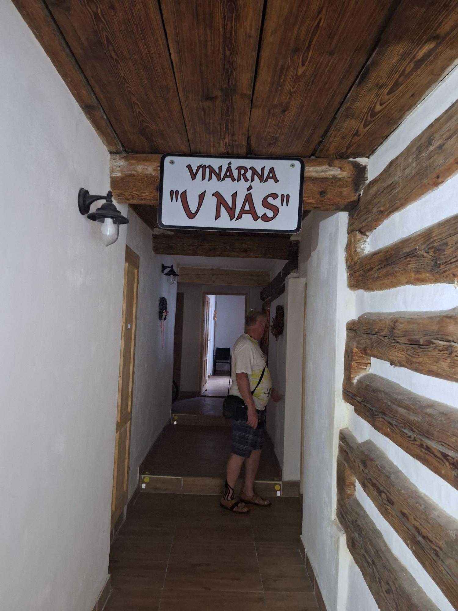 Vinárna "U NÁS" foto 2