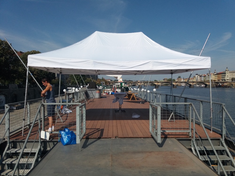 Pronájem party stanu 4x6 m