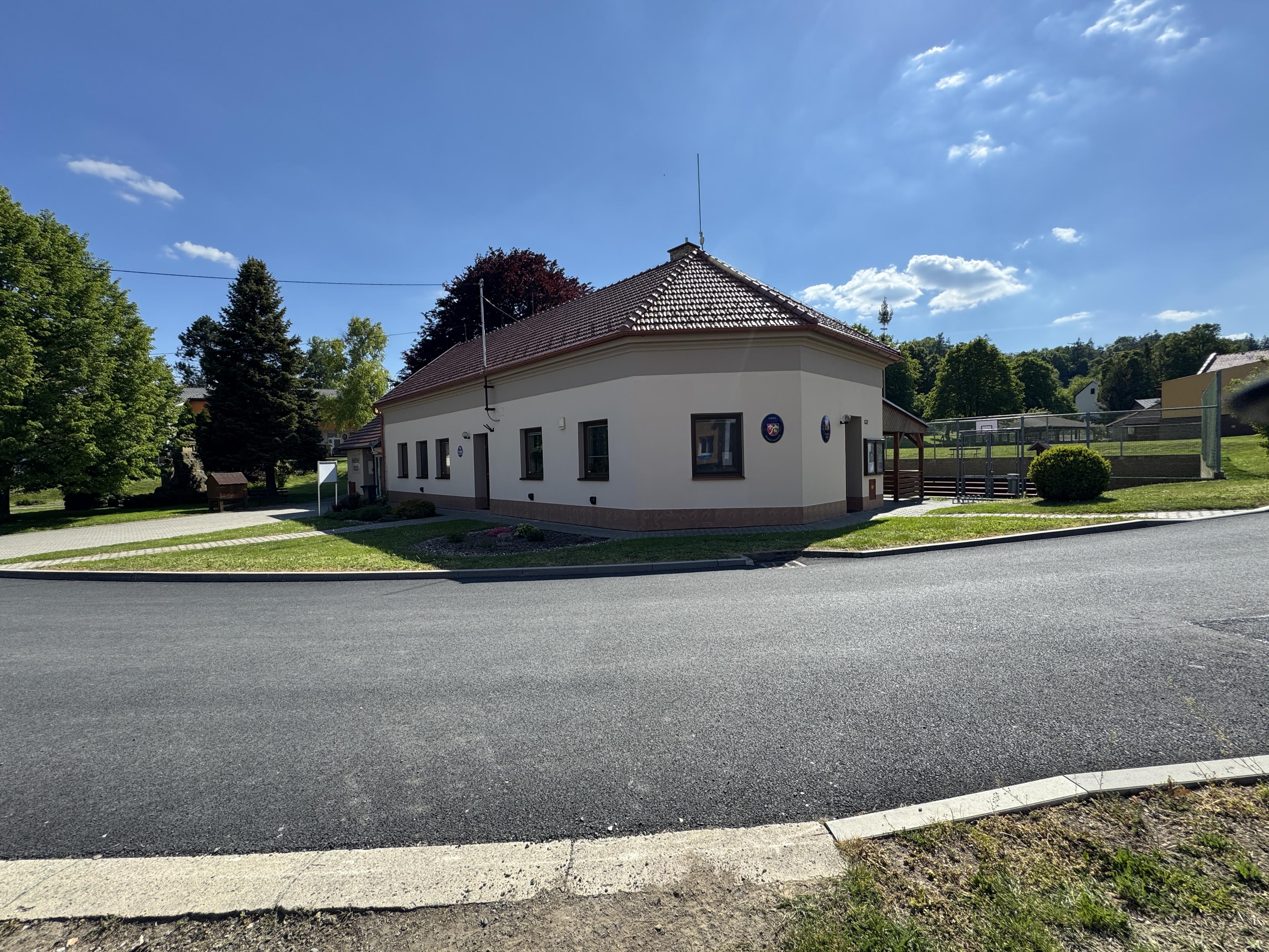 Nemochovice - obecní úřad foto 2