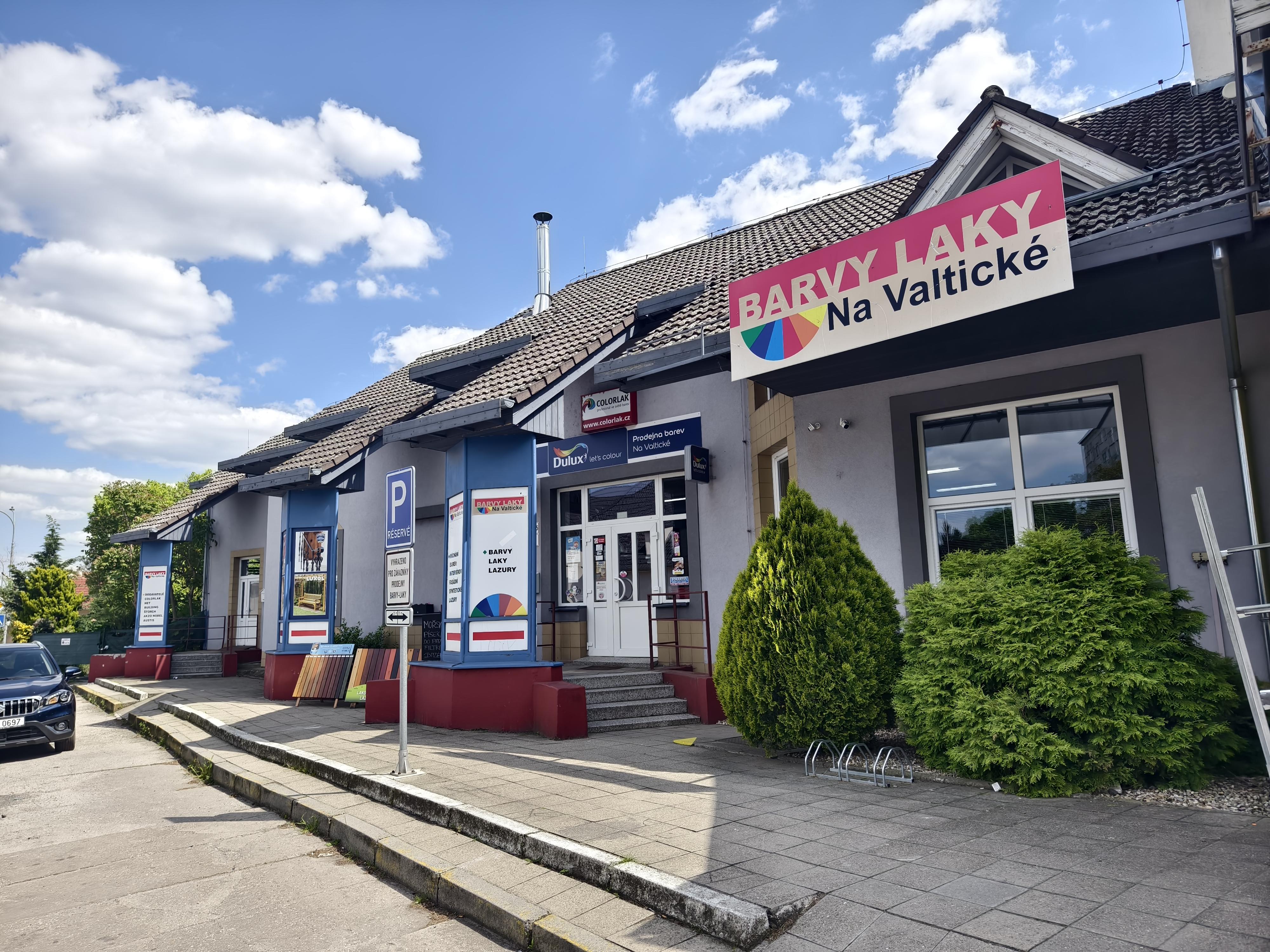 Barvy laky Na Valtické