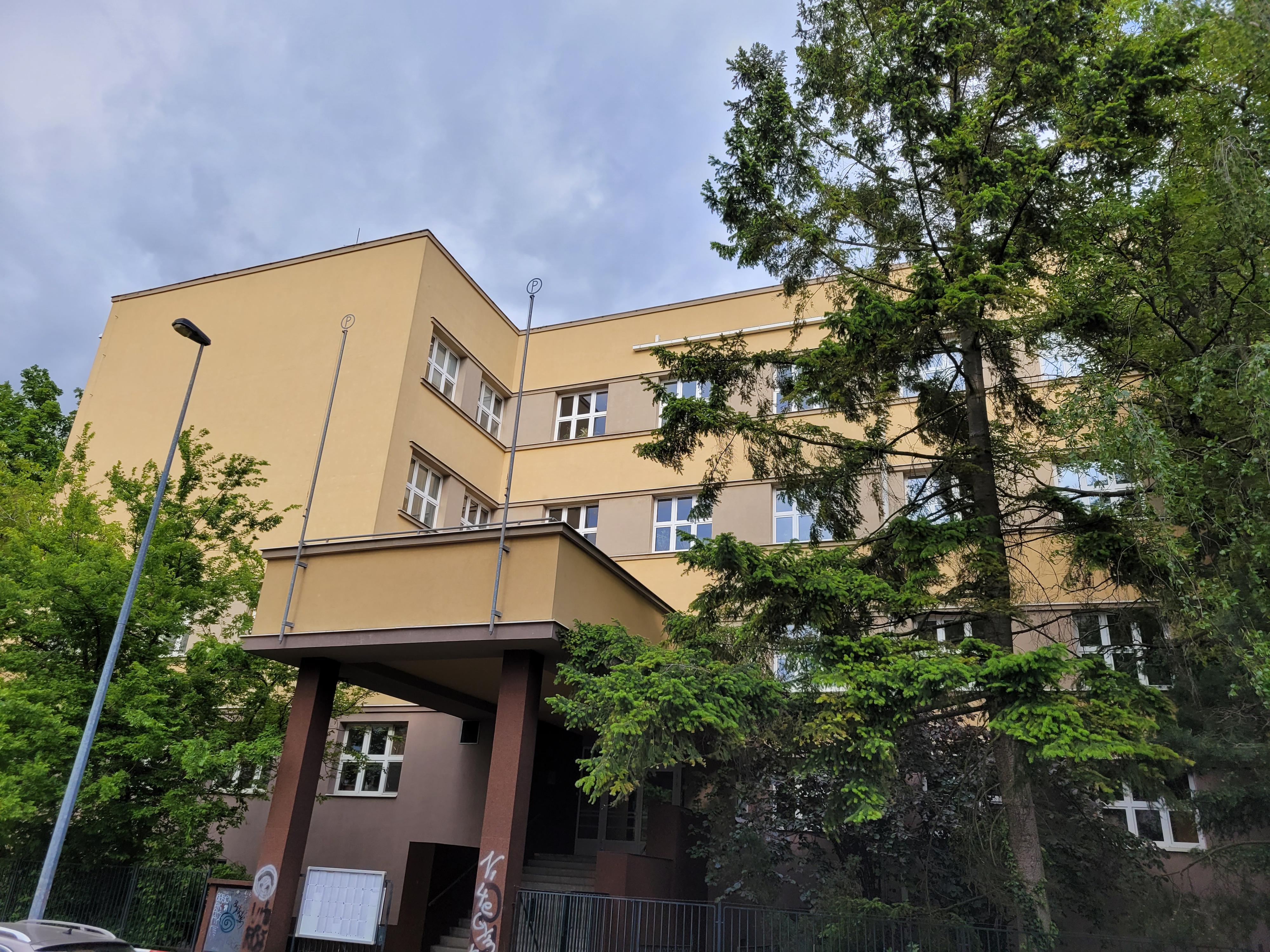 Gymnázium, Praha 10, Voděradská 2 foto 6