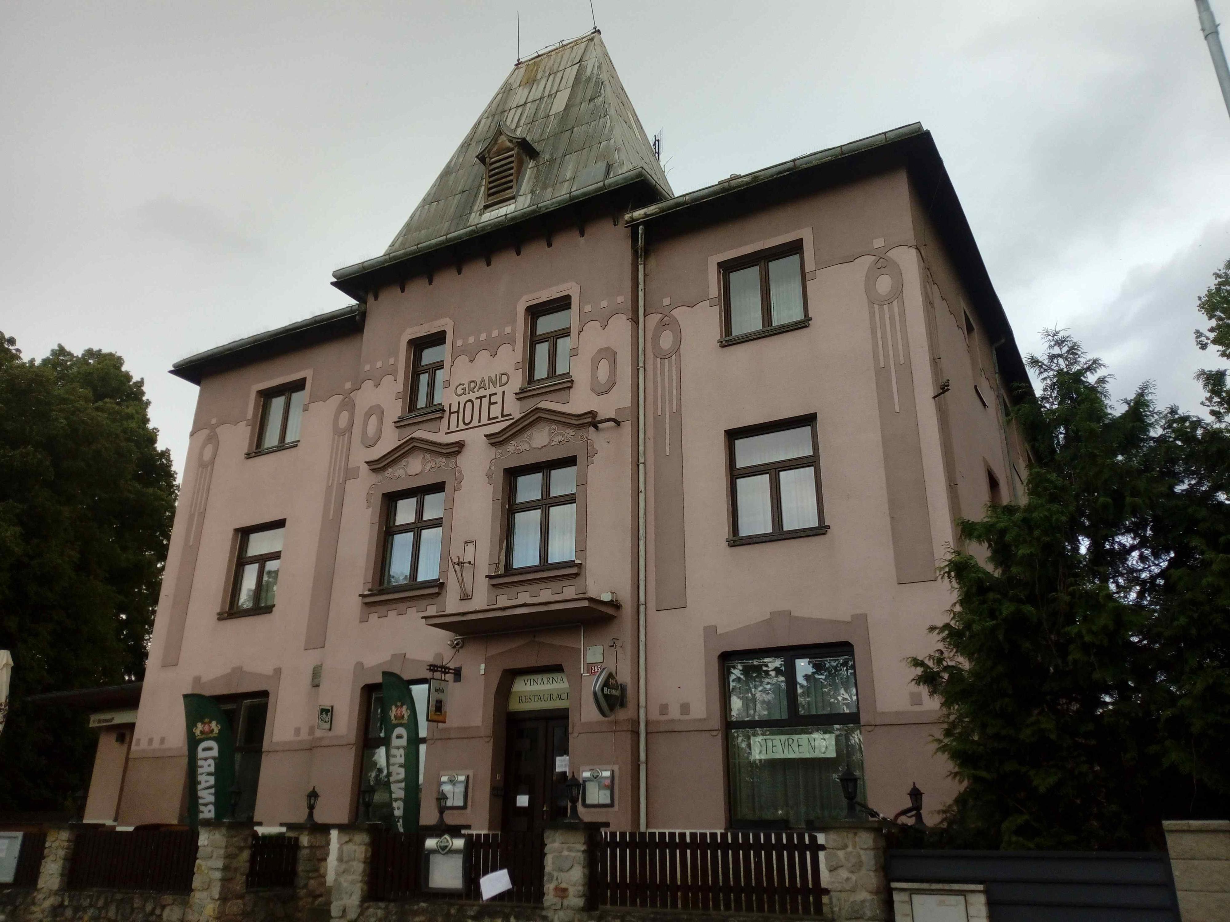 Restaurace Hotel Grand foto 6