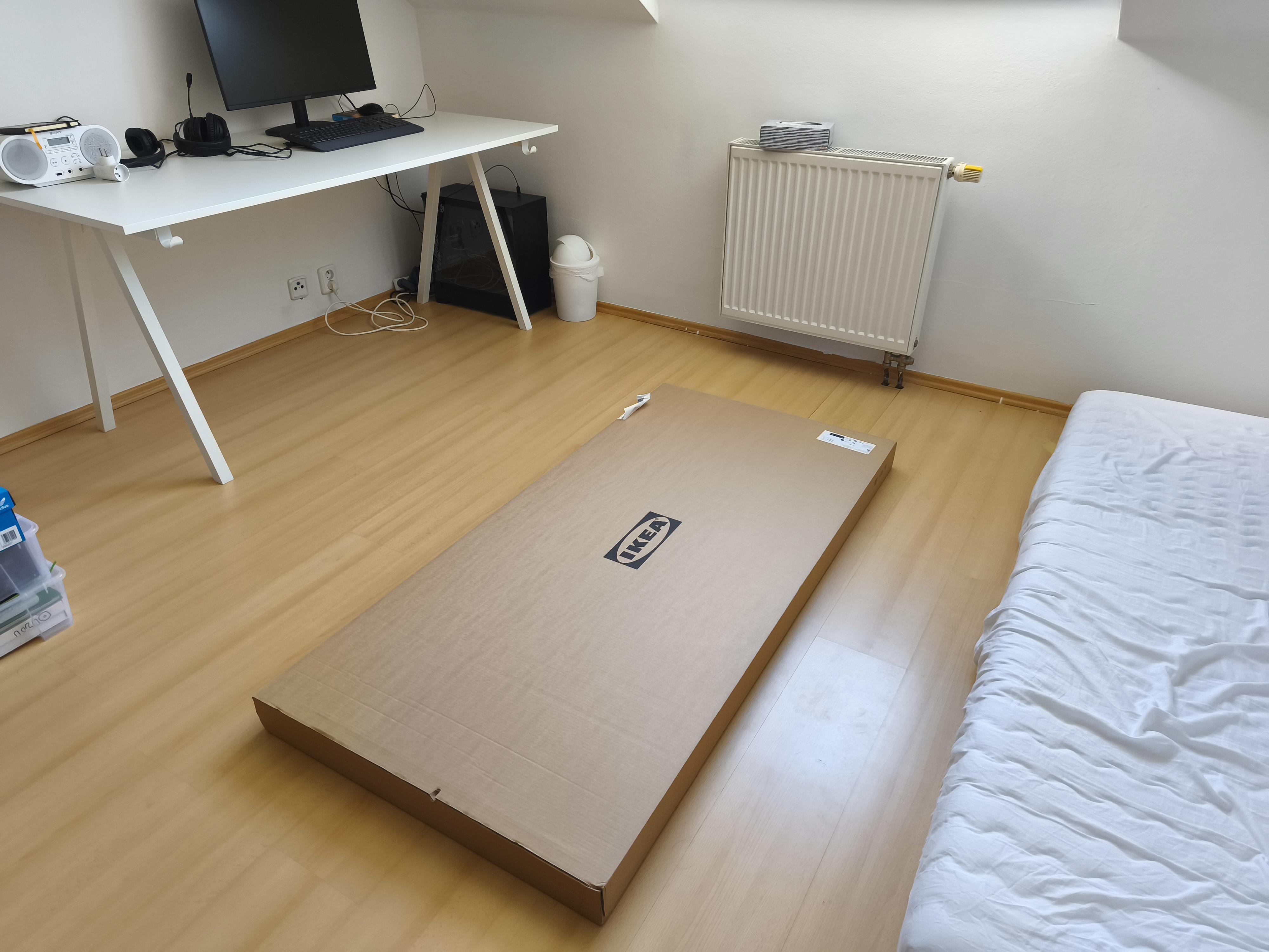 Dovoz nábytku z obchodu a vynesení do patra