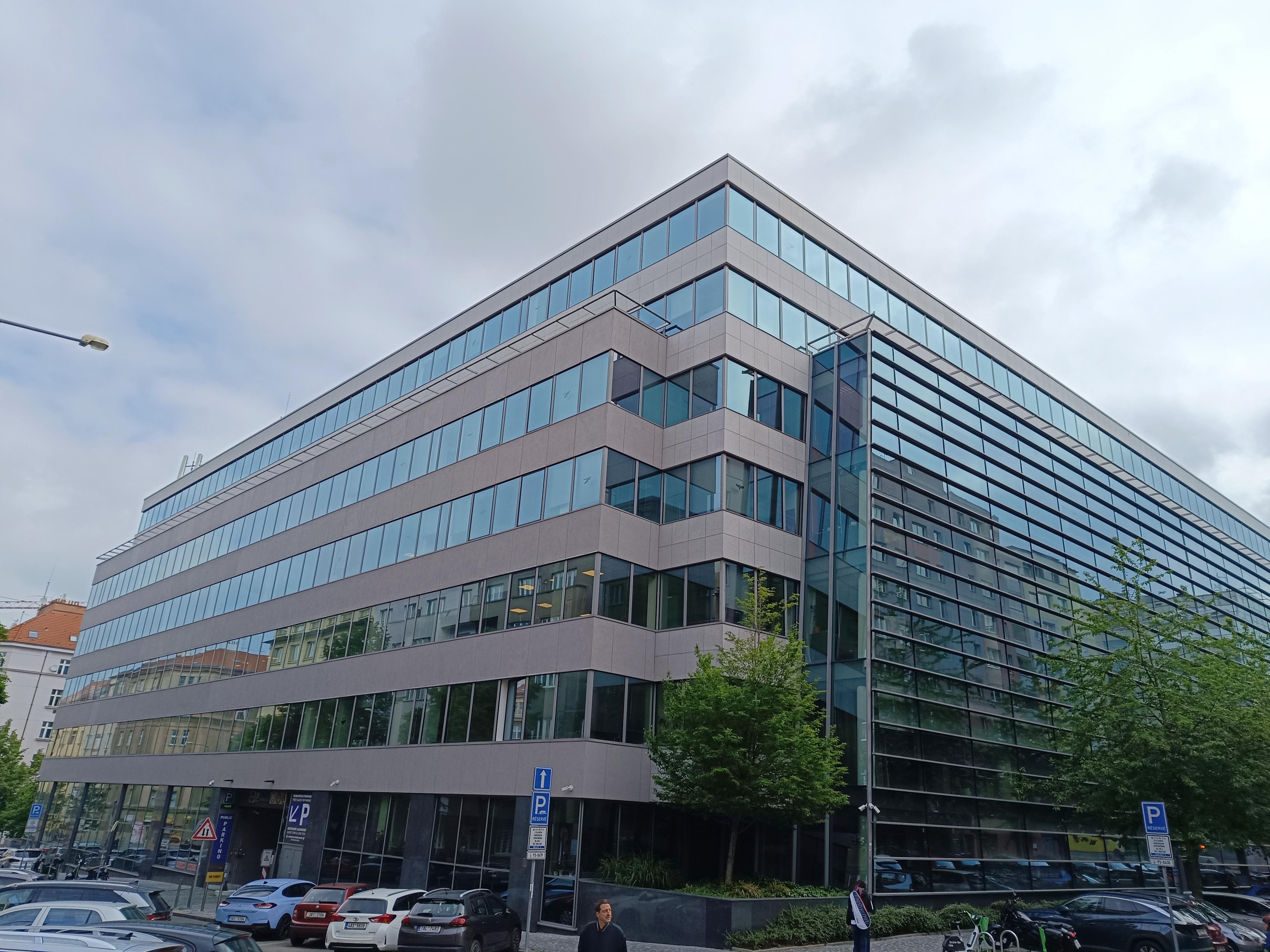 MR.PARKIT - Parking Luxembourg Plaza foto 5