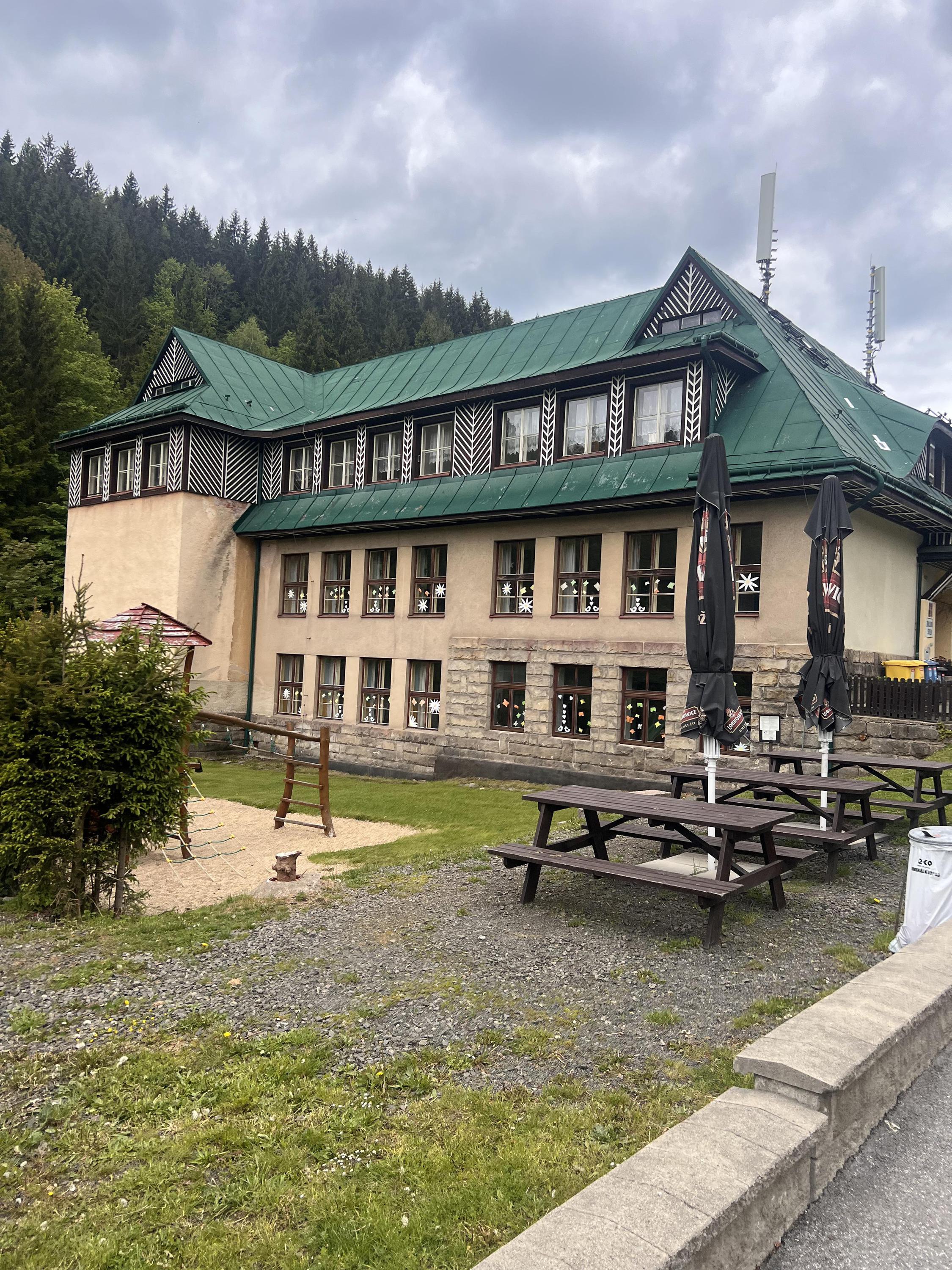 Krkonošská základní škola a mateřská škola Vítkovice foto 2