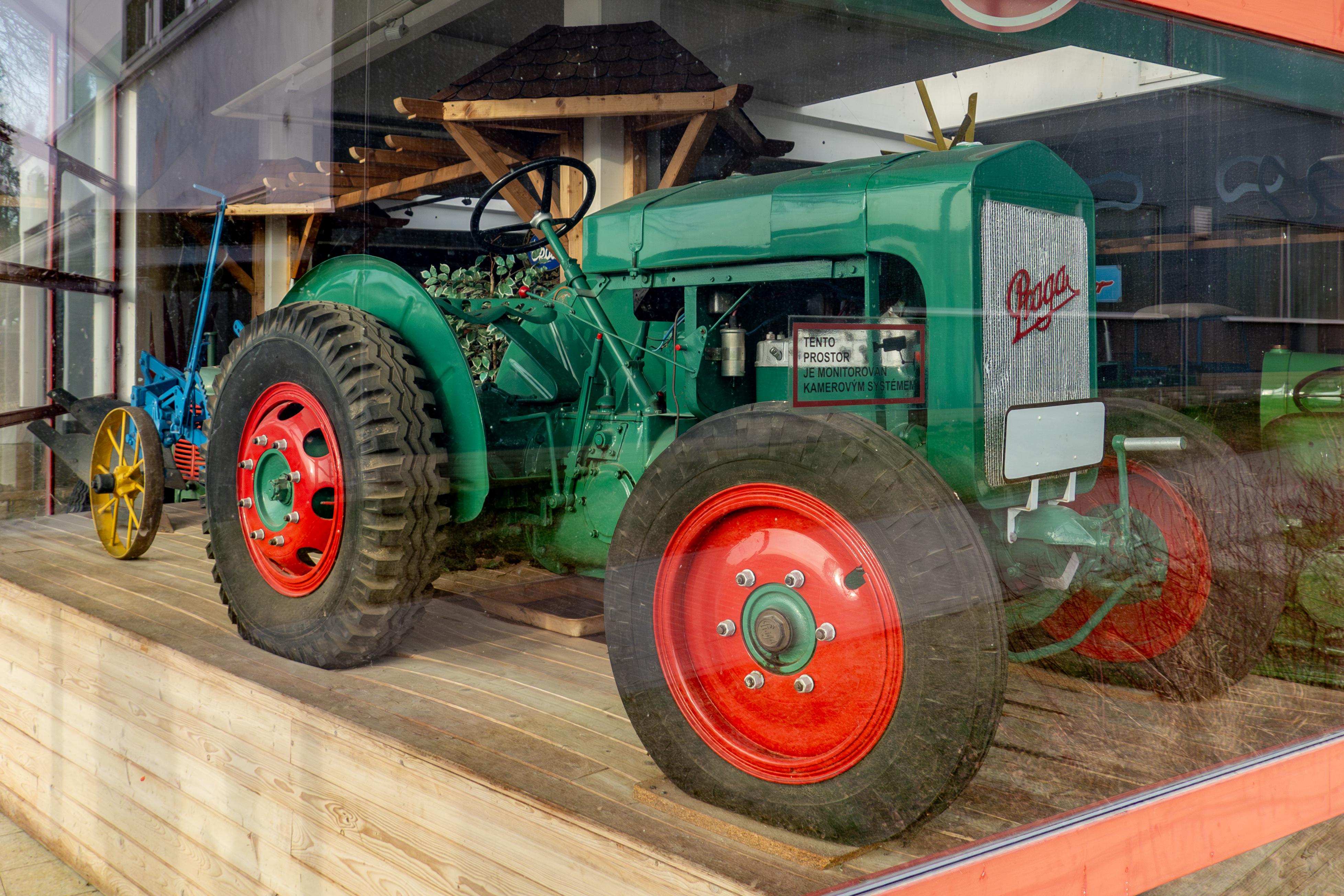 Muzeum regionu Boskovicka – Historické zemědělské stroje foto 4