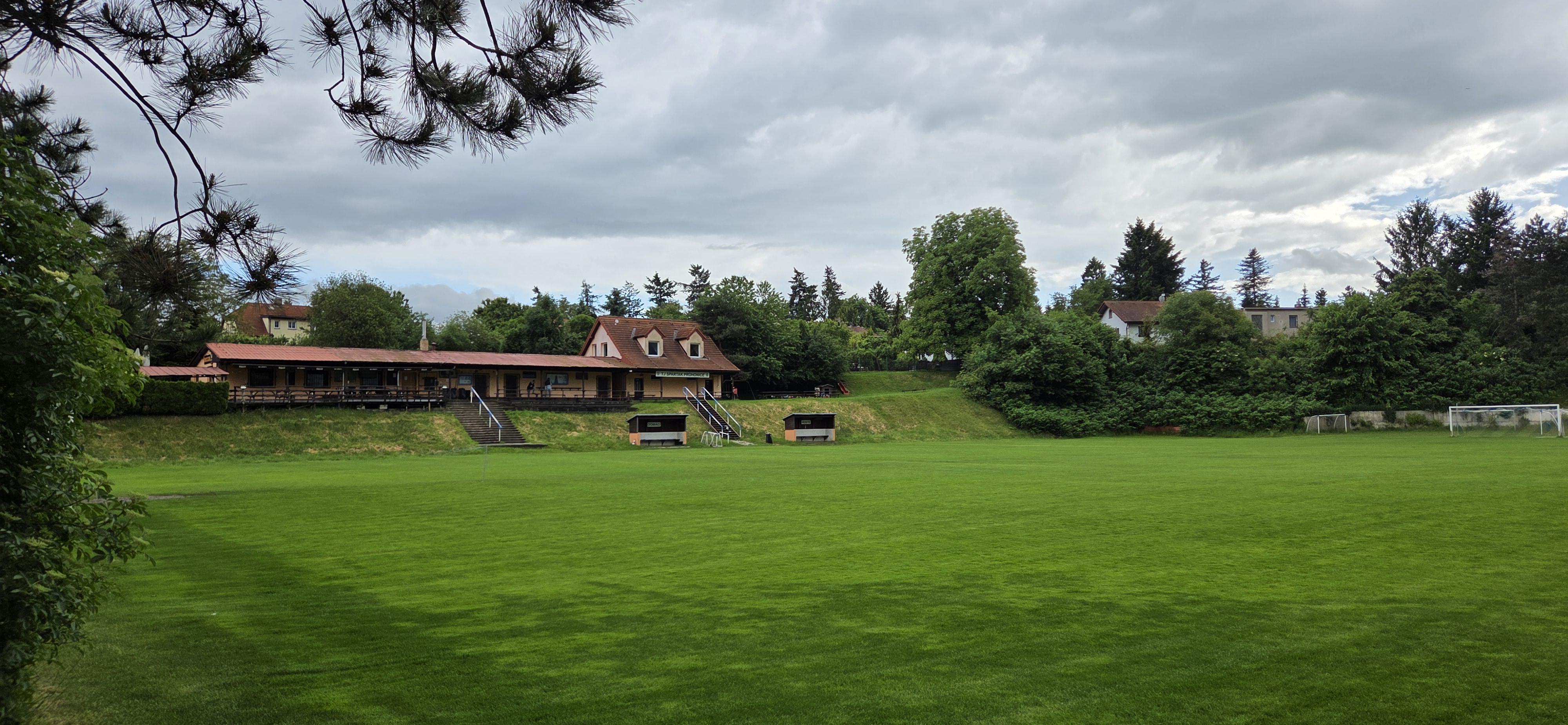 Občerstvení Spartak Průhonice foto 2