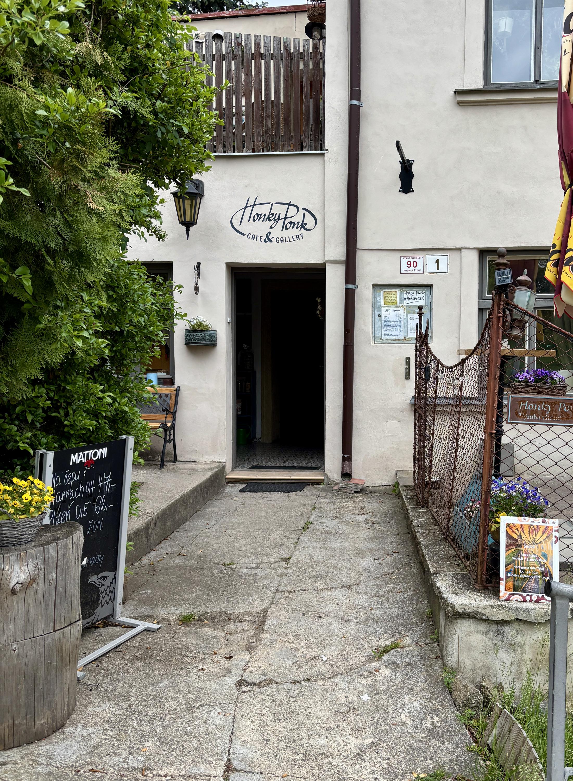 Honkyponk cafe foto 2