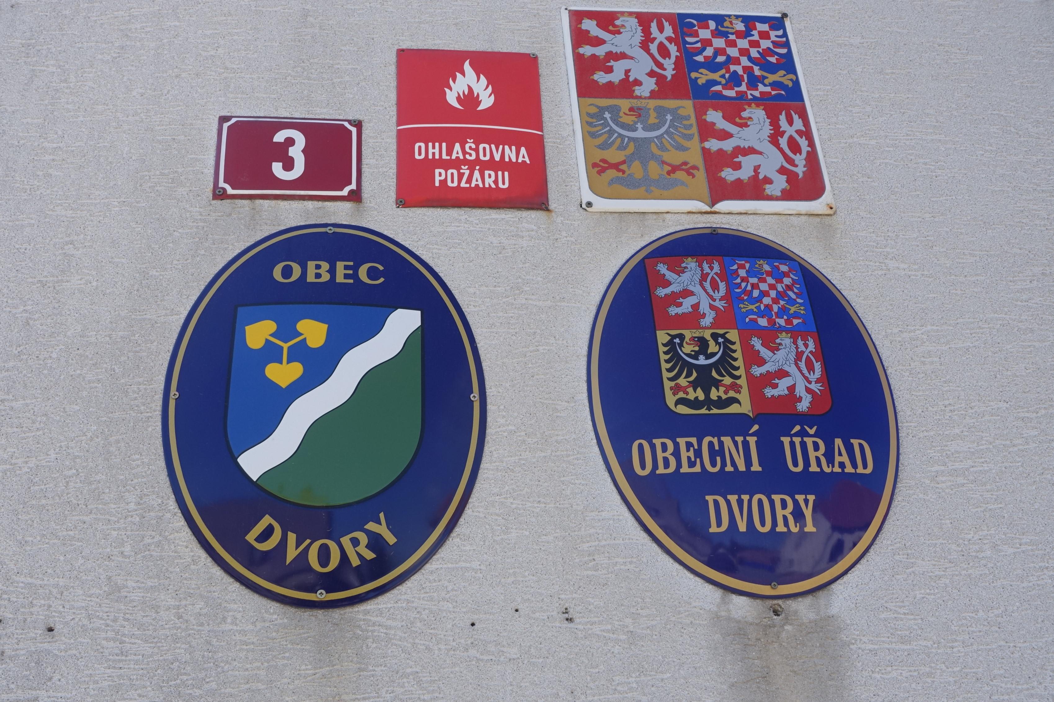 Dvory - obecní úřad foto 2