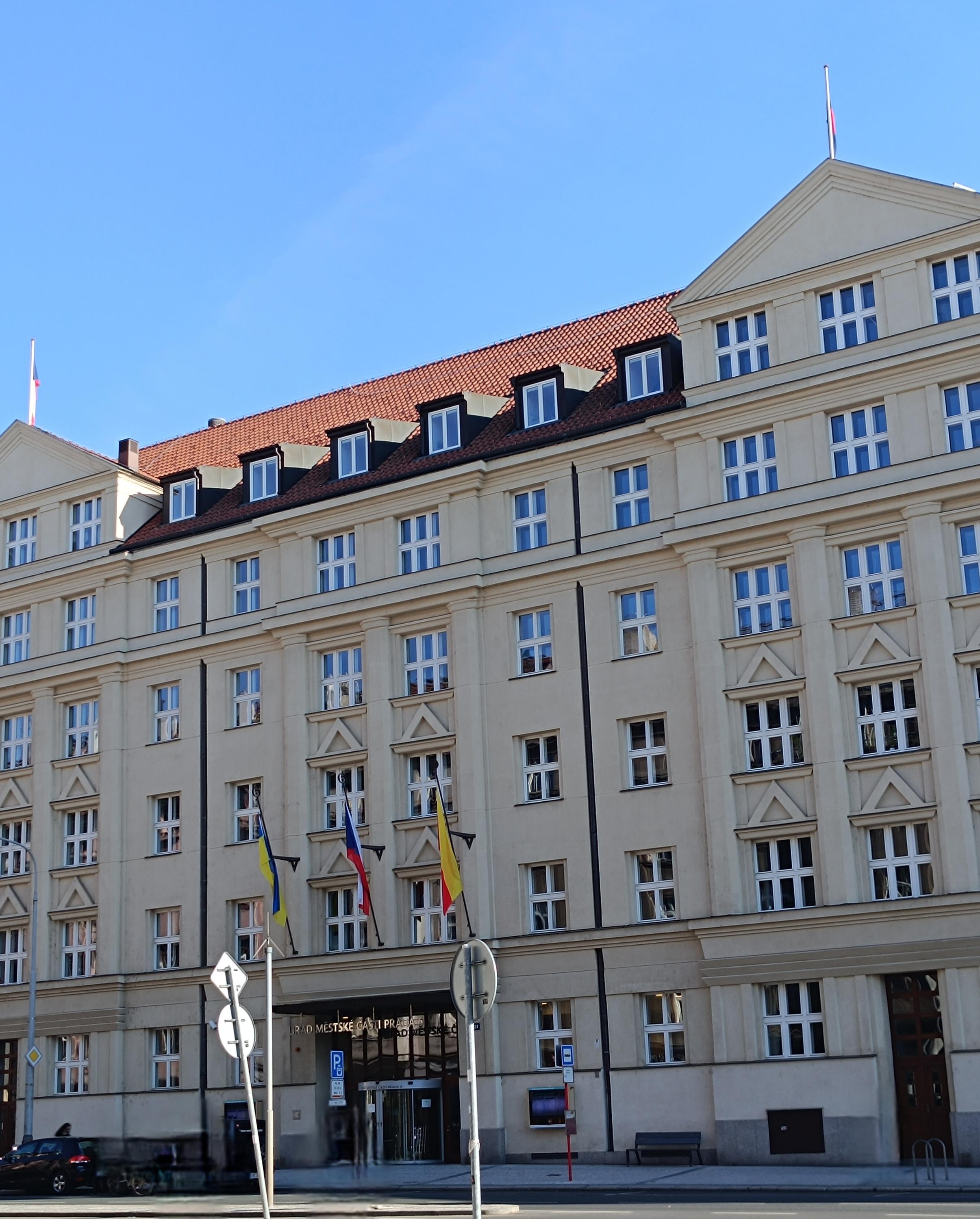 Úřad městské části Praha 6 foto 4