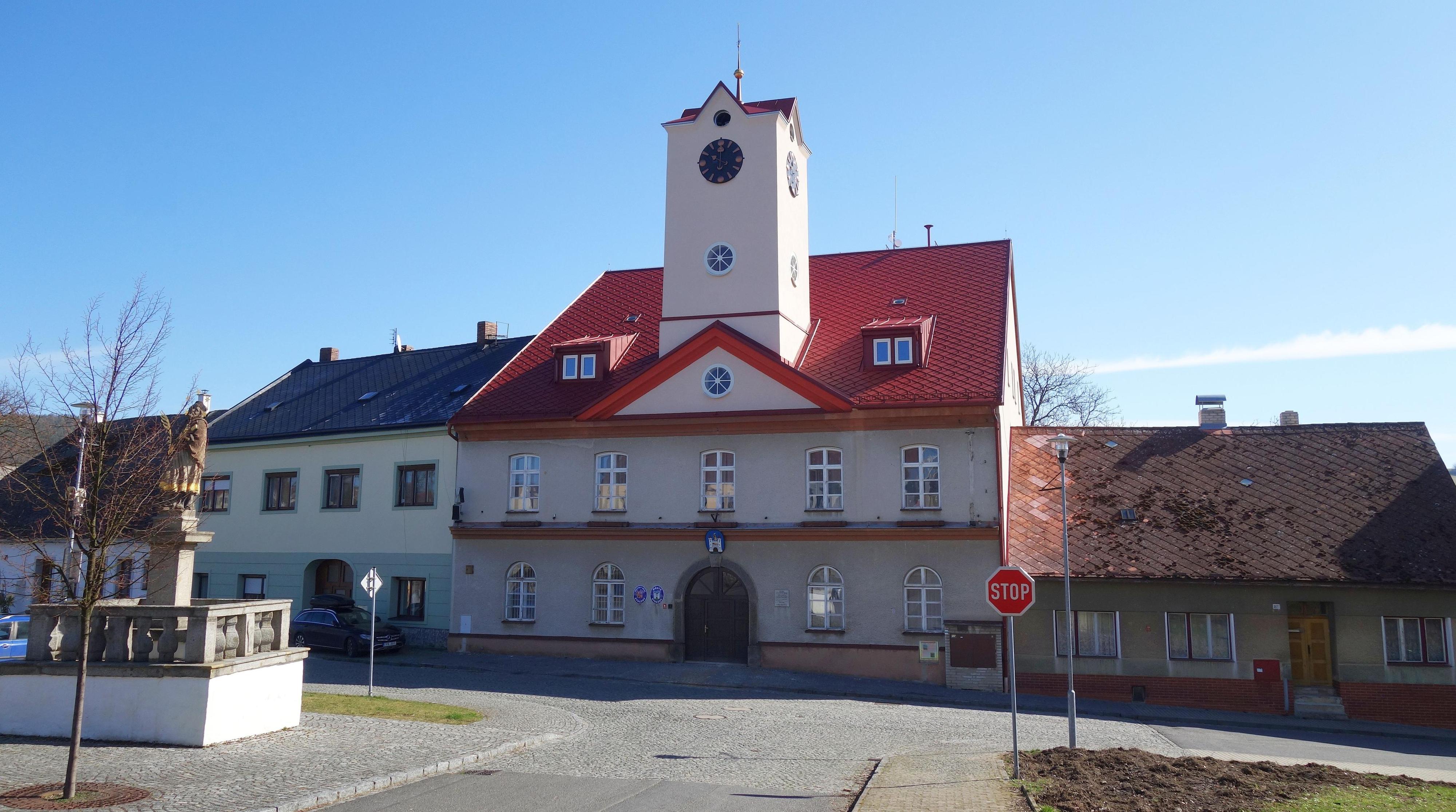 Strážov - městský úřad foto 5