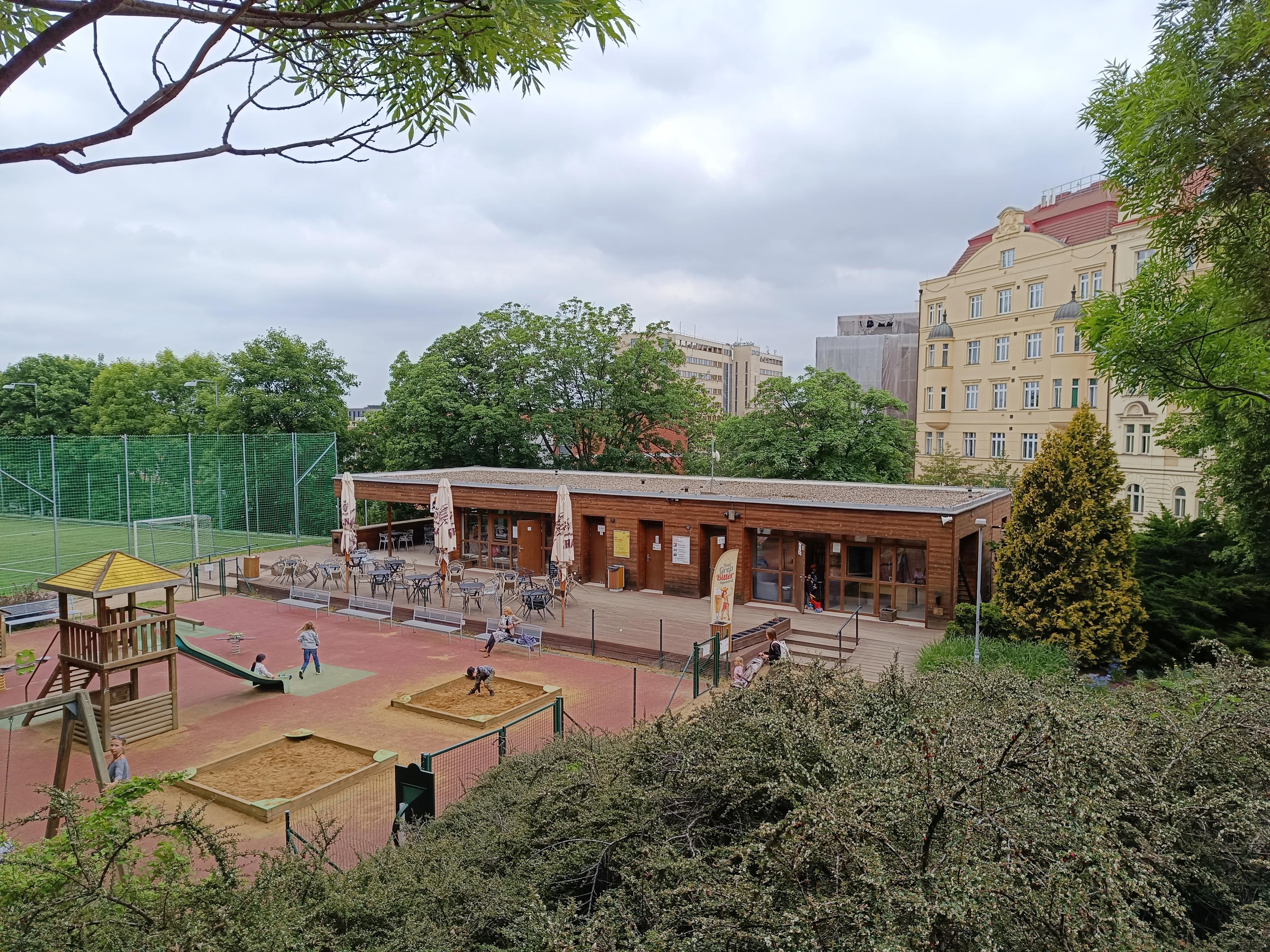 Kavárna Rajská zahrada foto 1