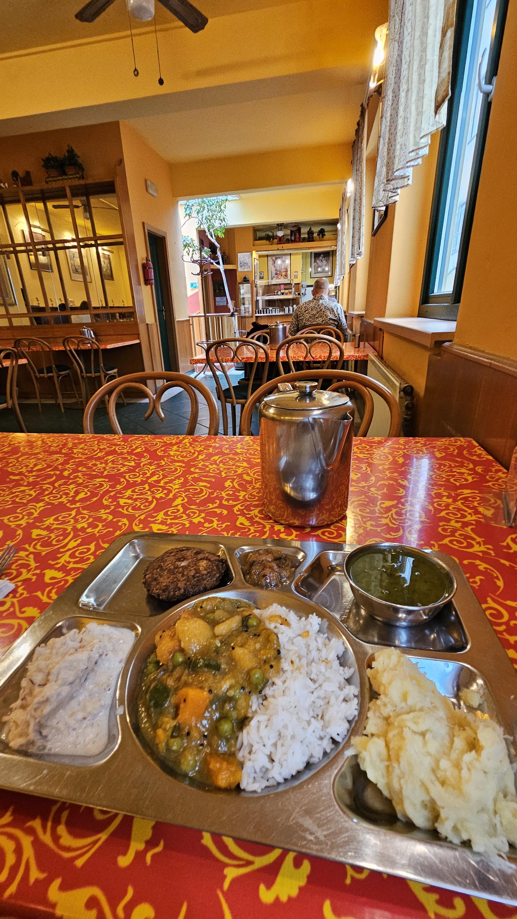 Vegetariánská restaurace Góvinda foto 6