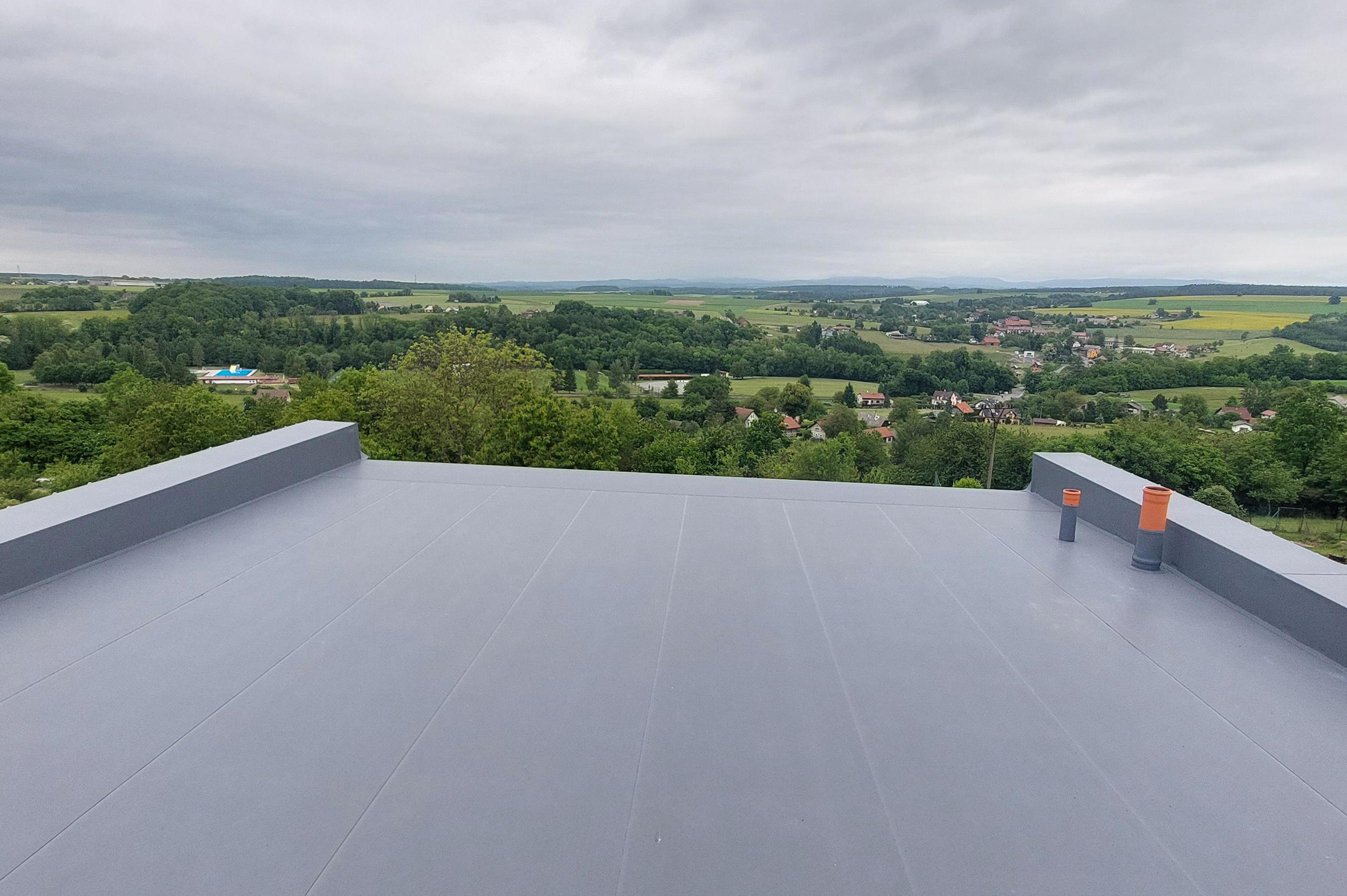 Nedejte dešti šanci: hydroizolace plochých střech