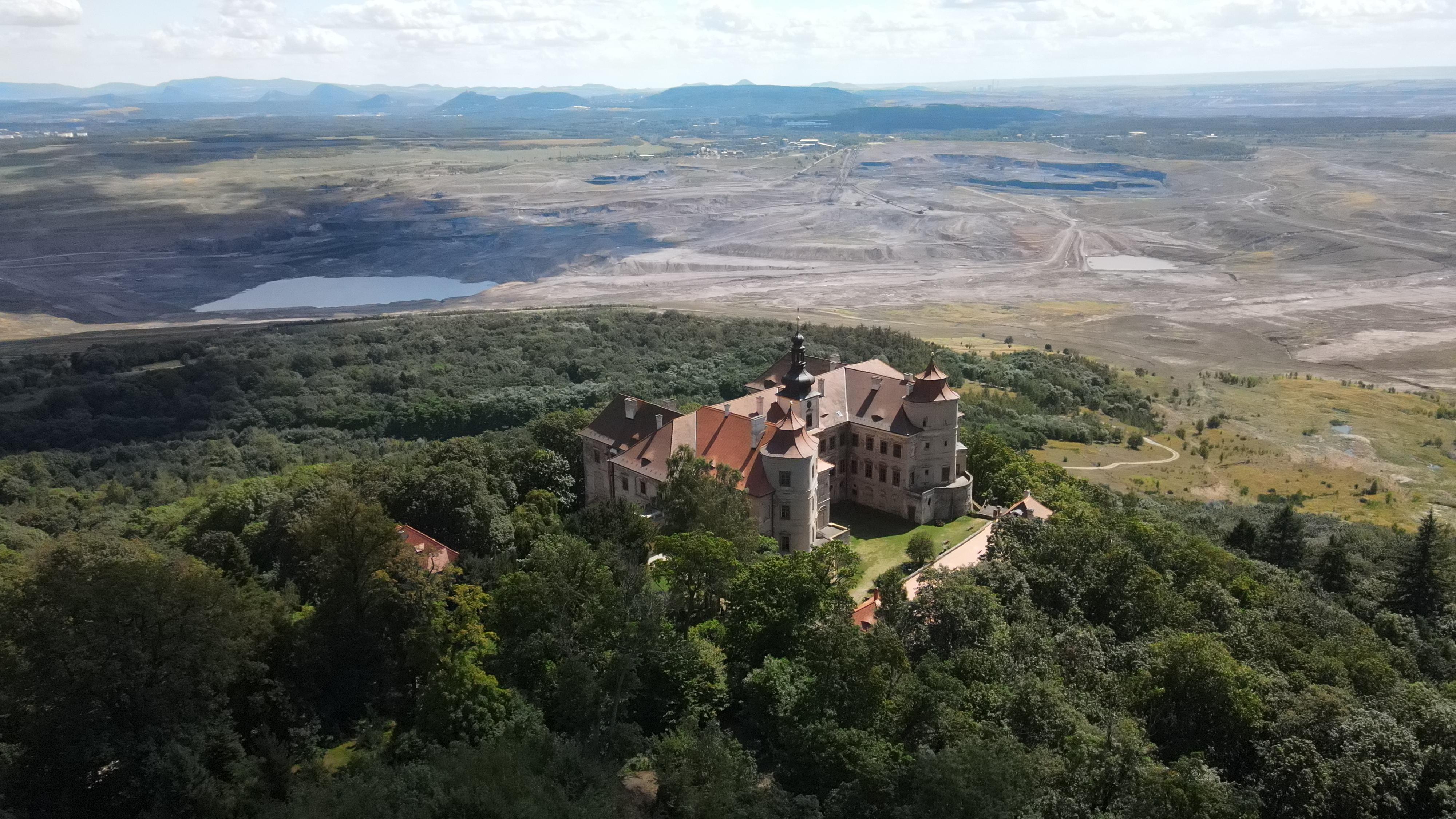 Státní zámek Jezeří