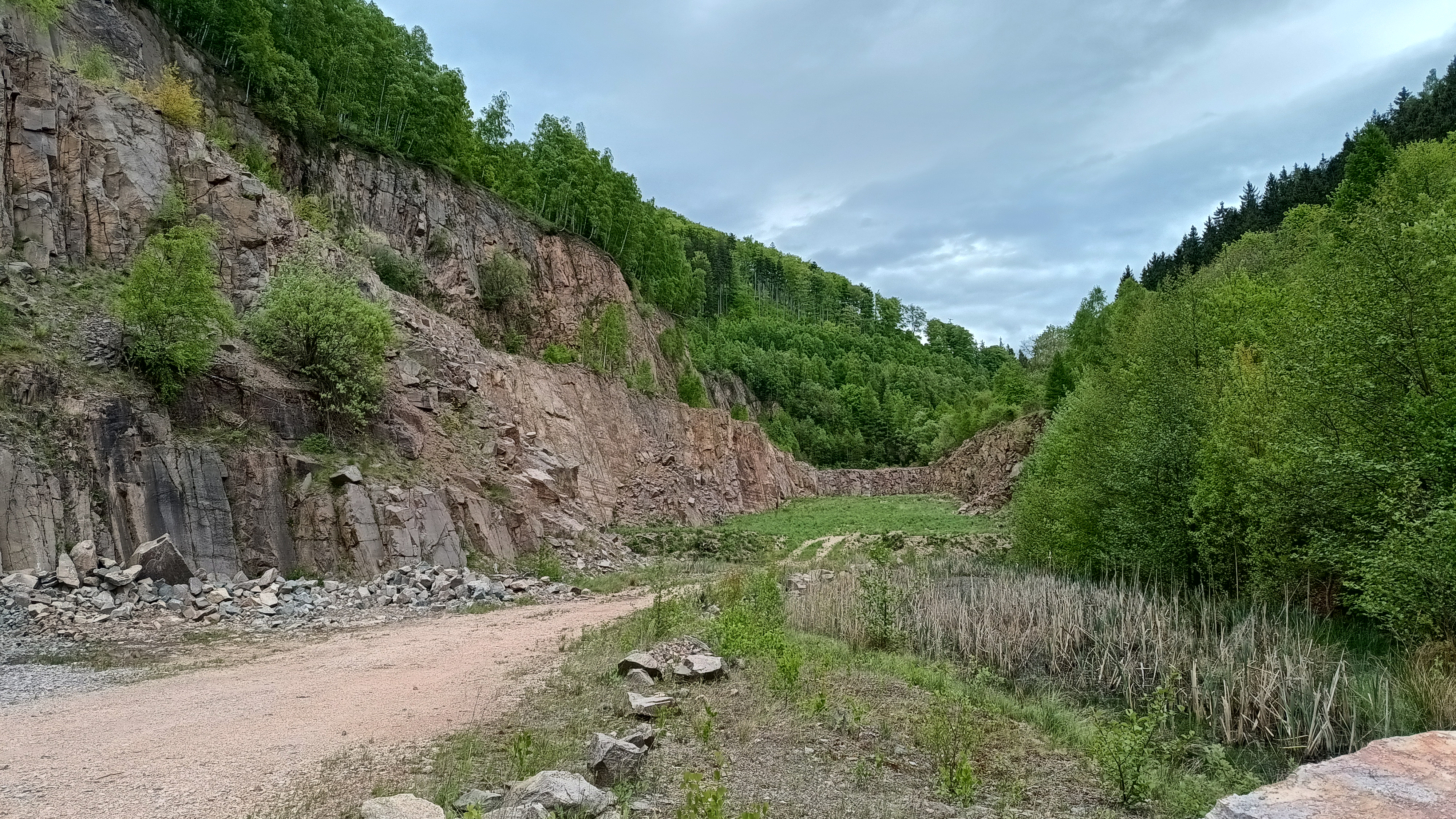 EUROVIA Kamenolomy, a.s. - Lom Královec foto 4