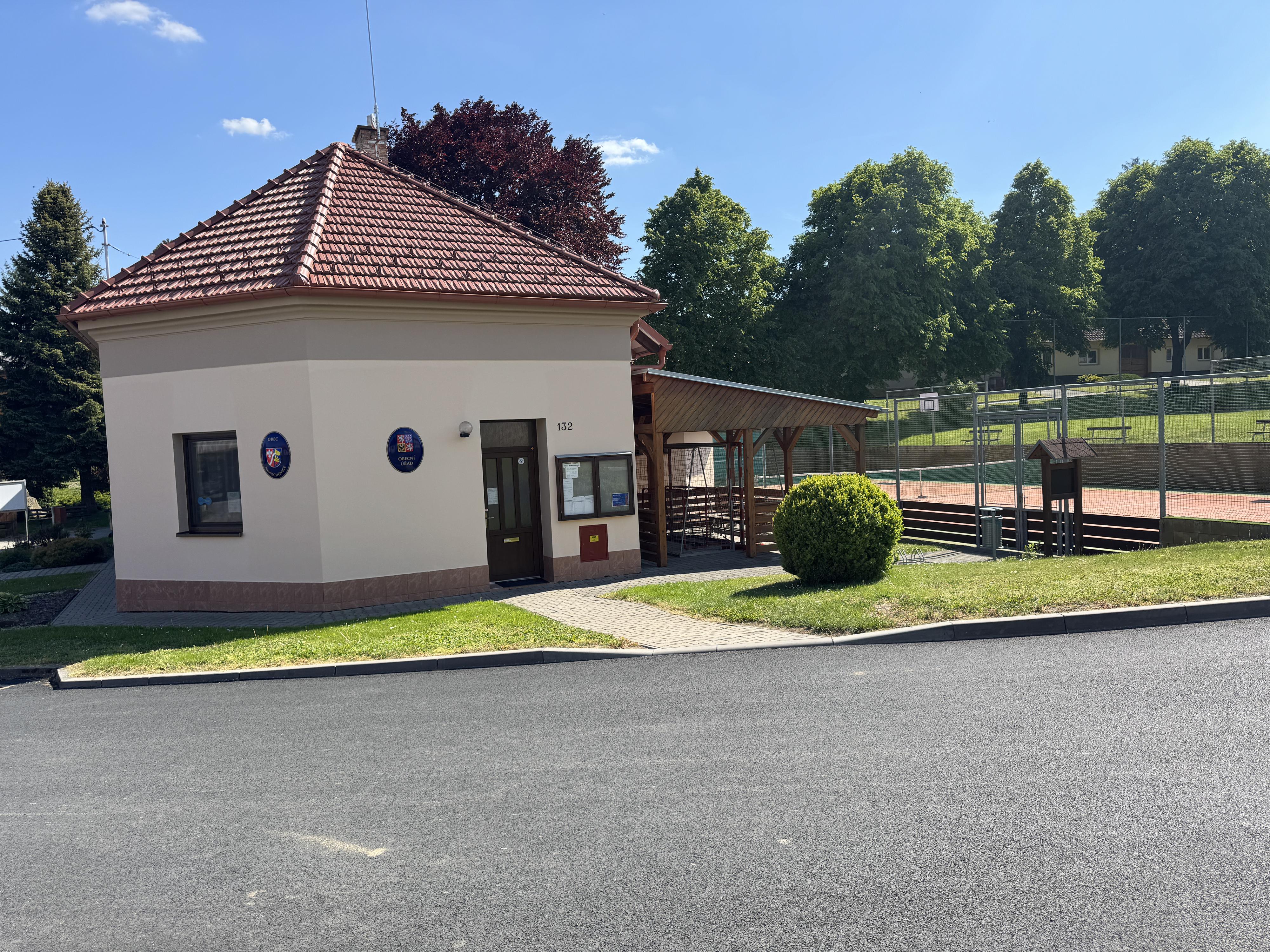 Nemochovice - obecní úřad foto 4