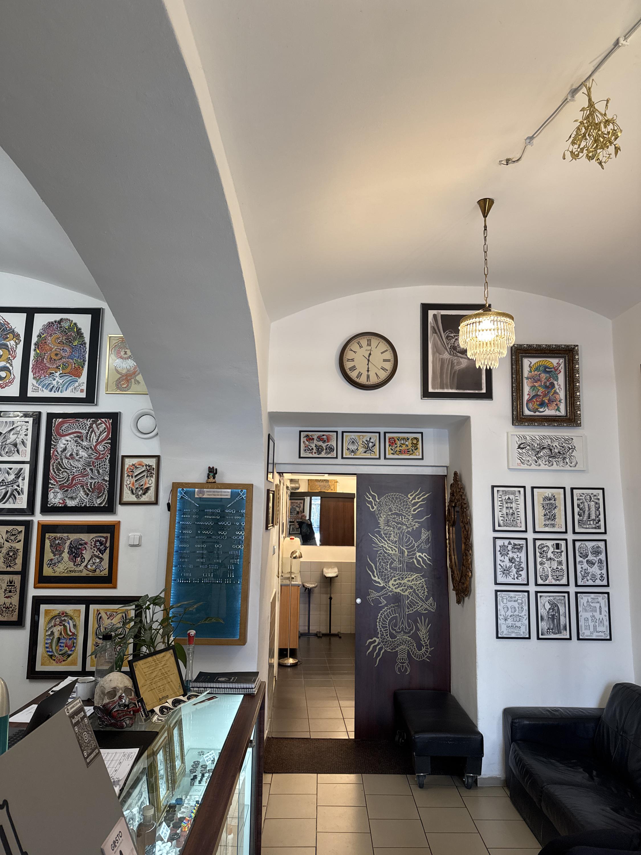 Root Down Tattoo and Piercing foto 4
