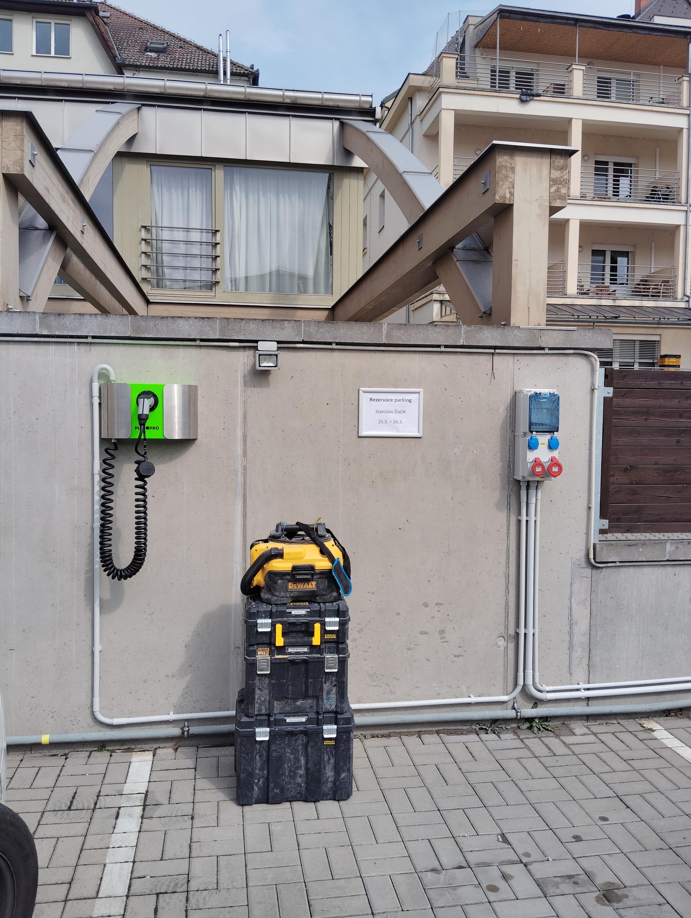 Elektrikář Petr Matoušek foto 6