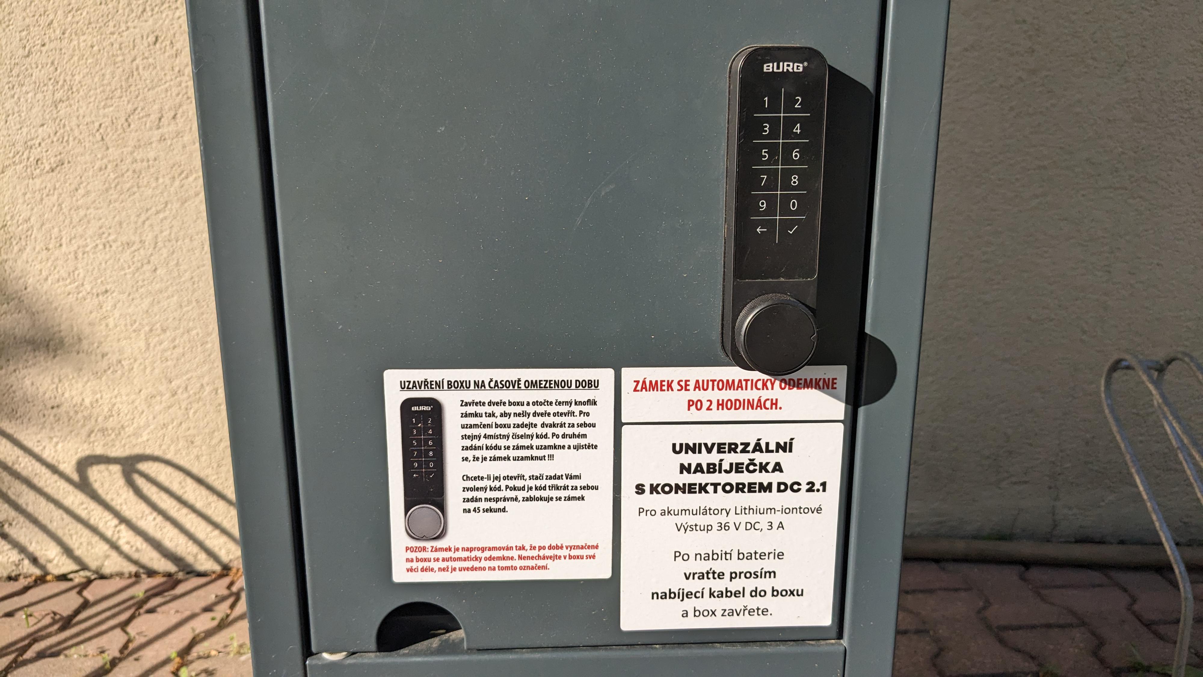 Nabíjecí stanice pro elektrokola a mobilní zařízení foto 4