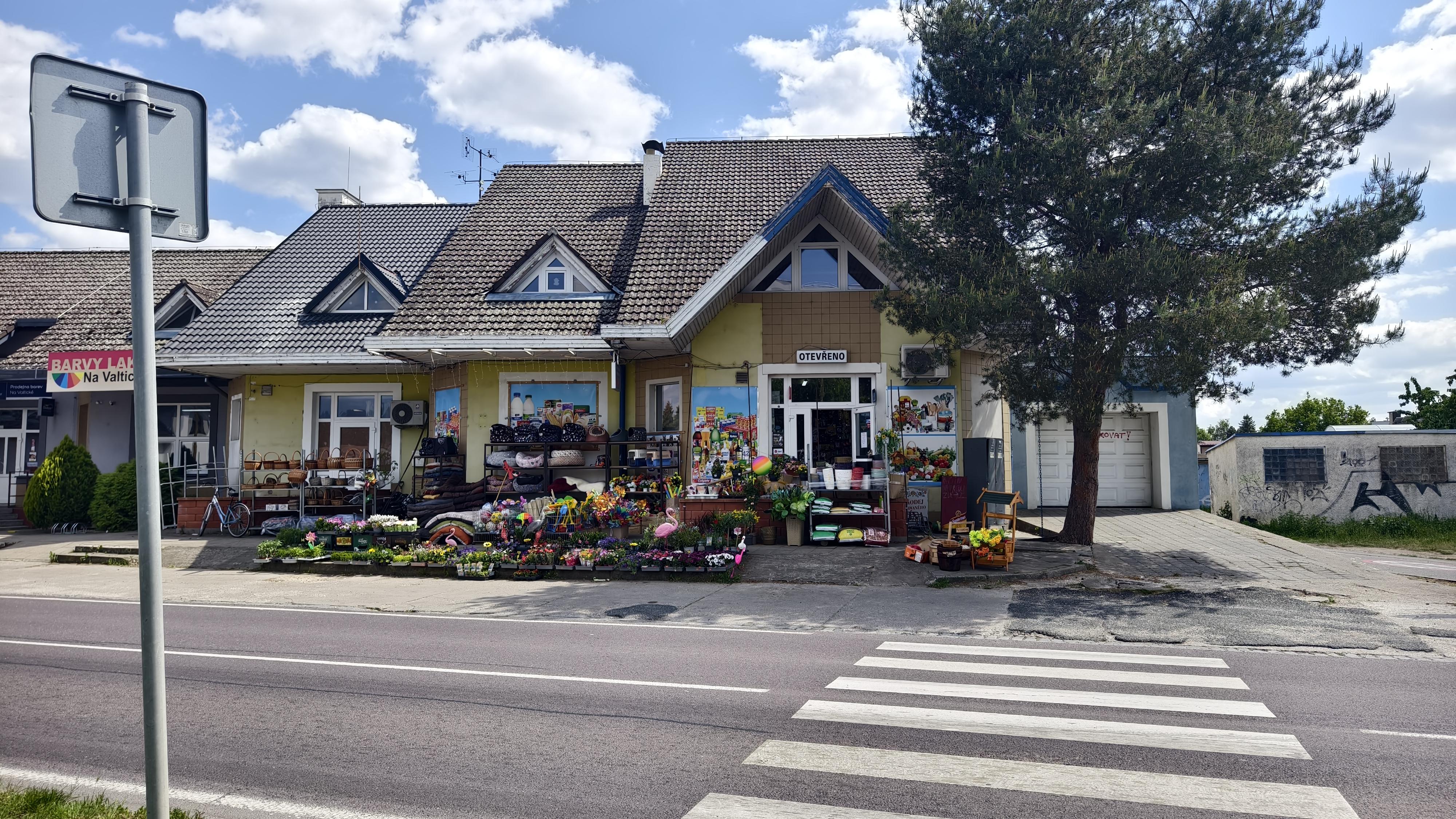 Mini market potraviny Na Valtické